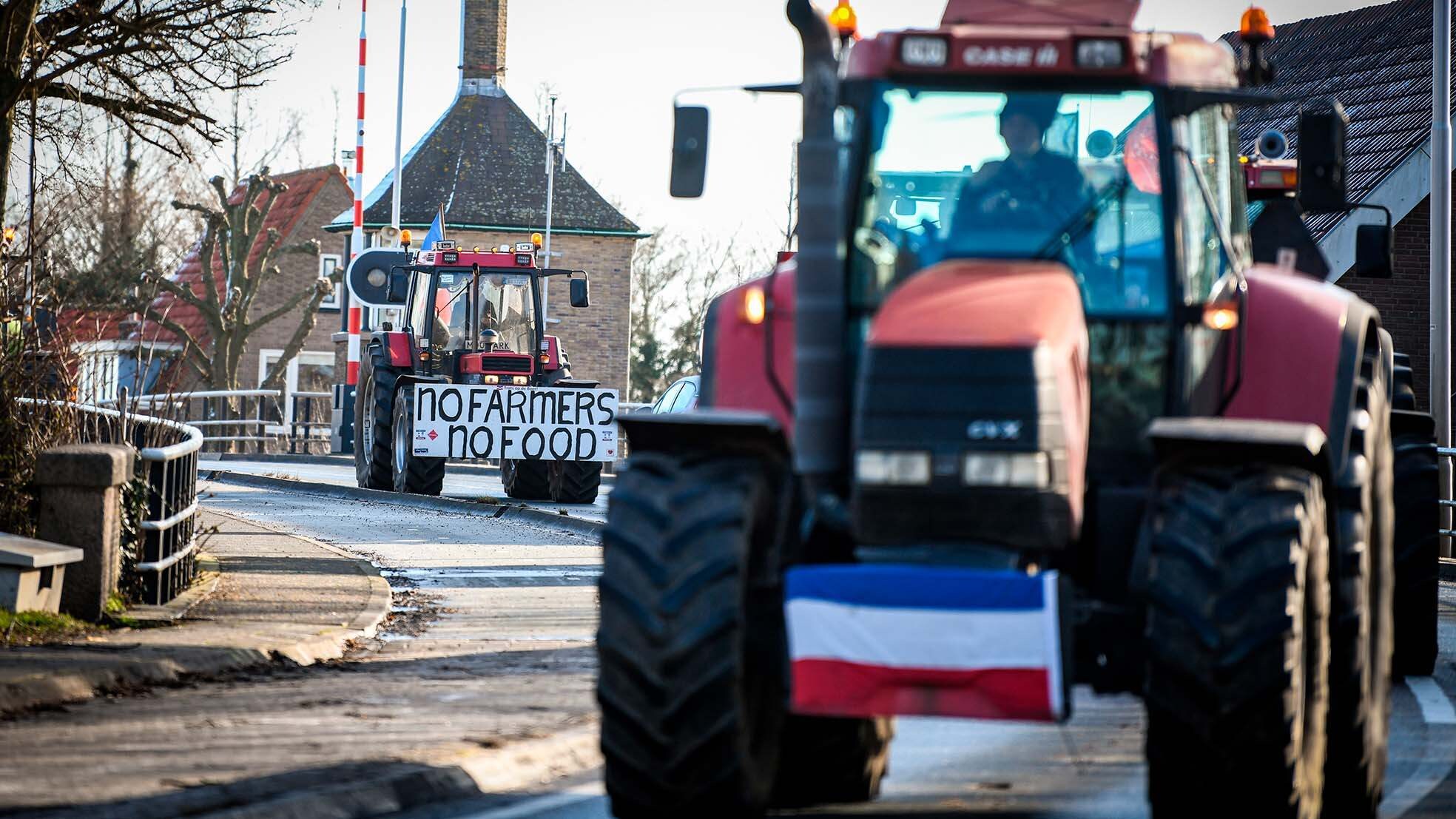 Tractoren onderweg naar een recent boerenprotest.