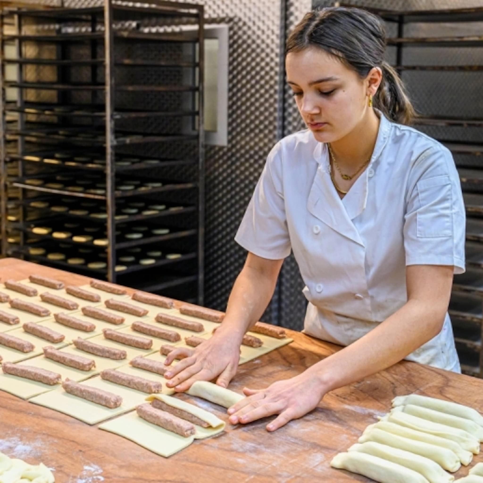 bakker eline 16 maakt lekkerste worstenbroodjes drieduizend per week verkocht via webshop was bikkelen