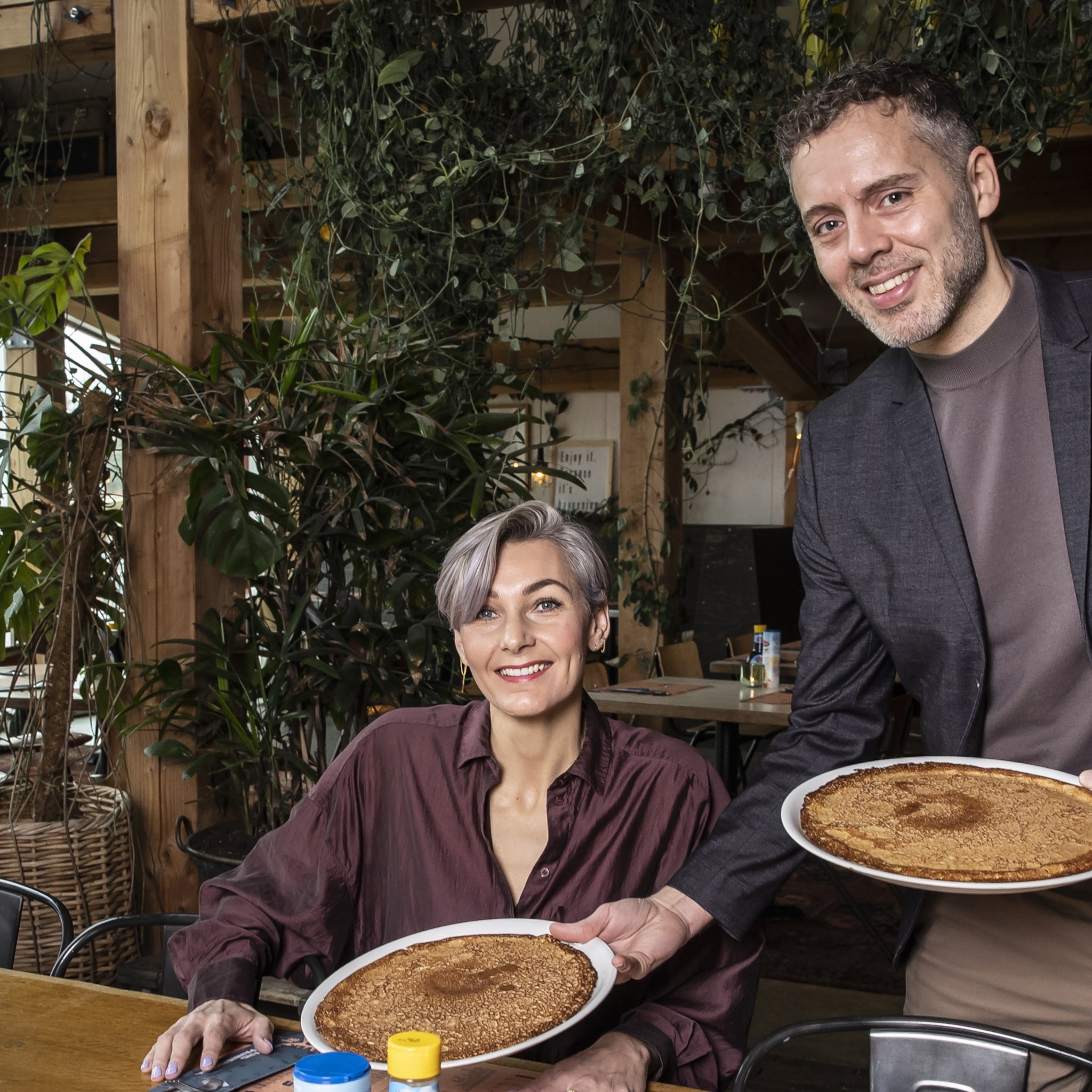 succes zonder ervaring dit stel scoort met pand pannenkoek