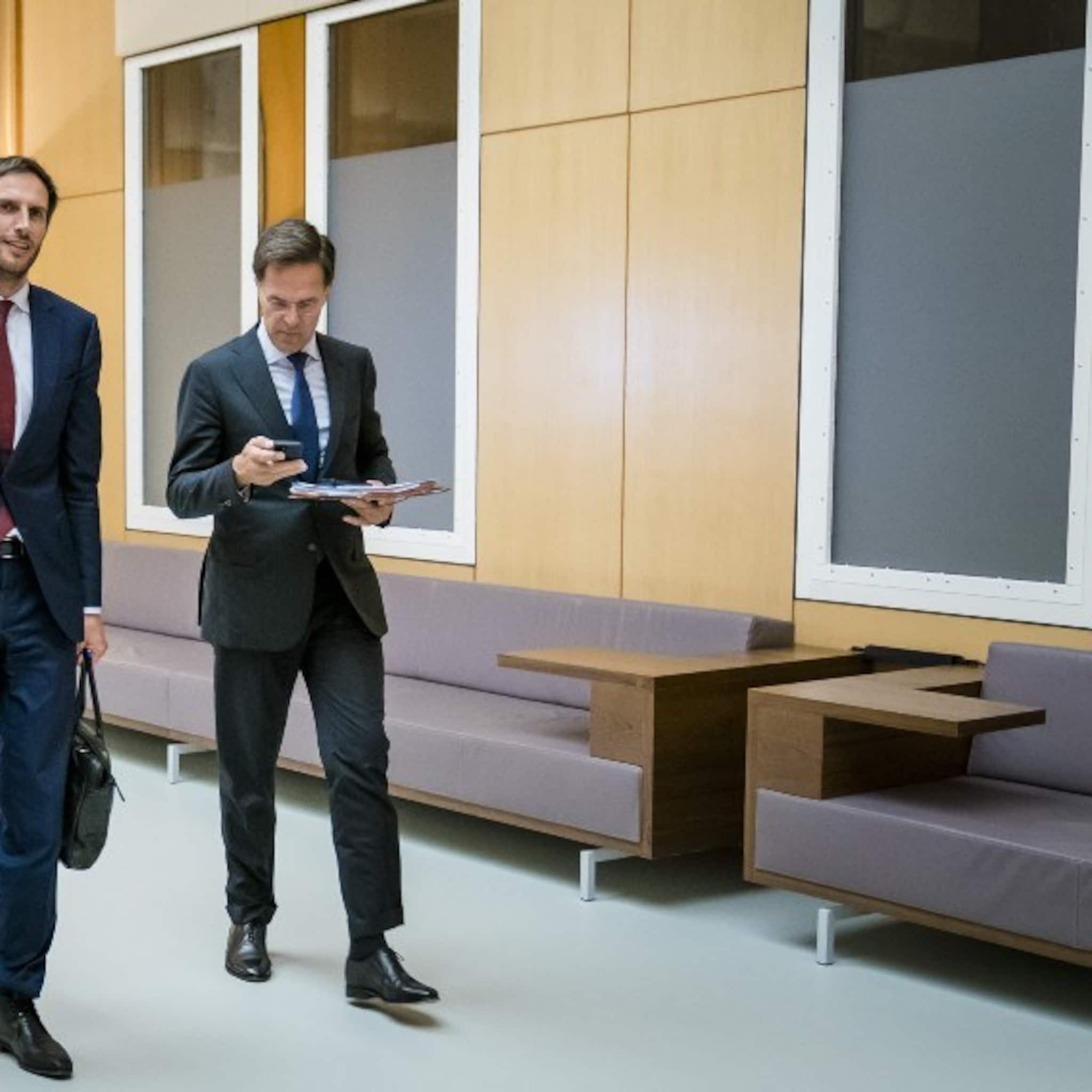 rutte en hoekstra kabinetscrisis niet uitgesloten door uitslag provinciale statenverkiezingen