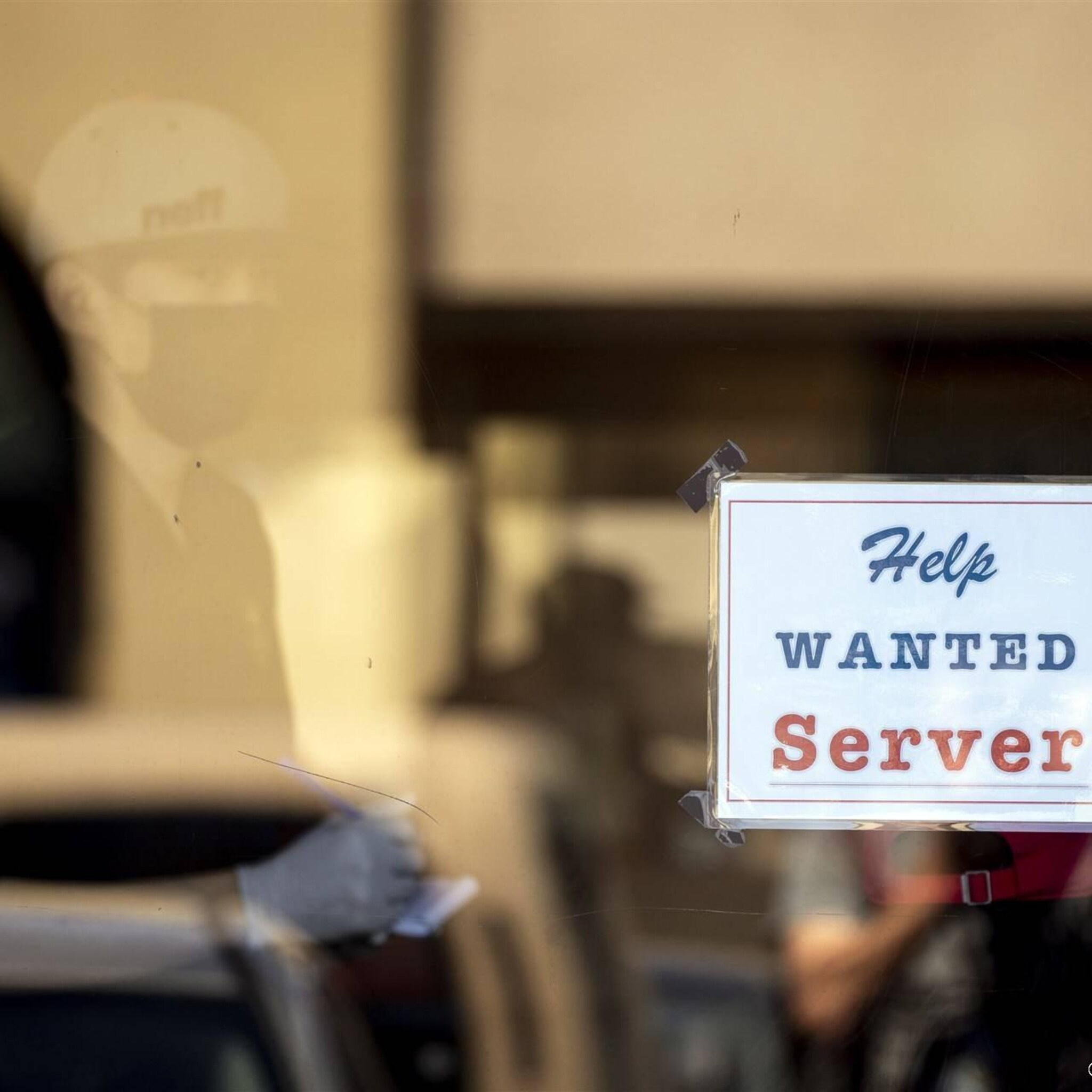 horeca en winkeliers zorgen voor onverwacht sterke banengroei vs