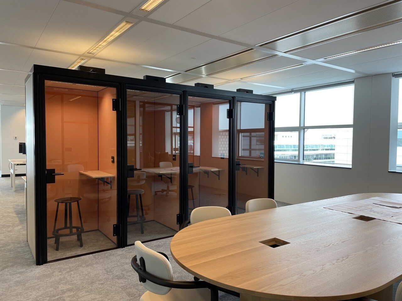 Ritswand creëert in no-time flexibele werkplekken, vergaderruimtes en belcellen. Foto: Ritswand
