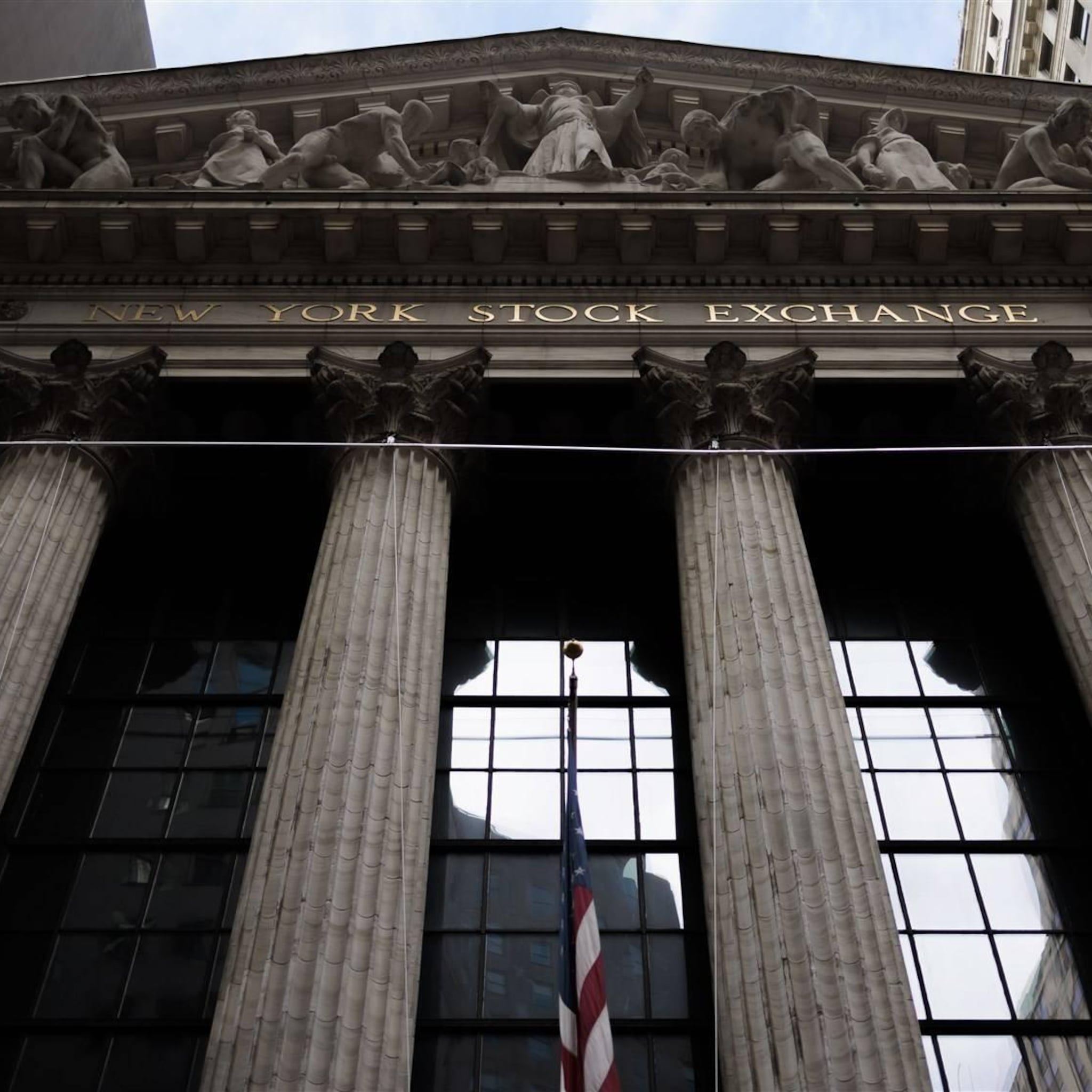 autofabrikant rivian zakt op voorzichtig wall street