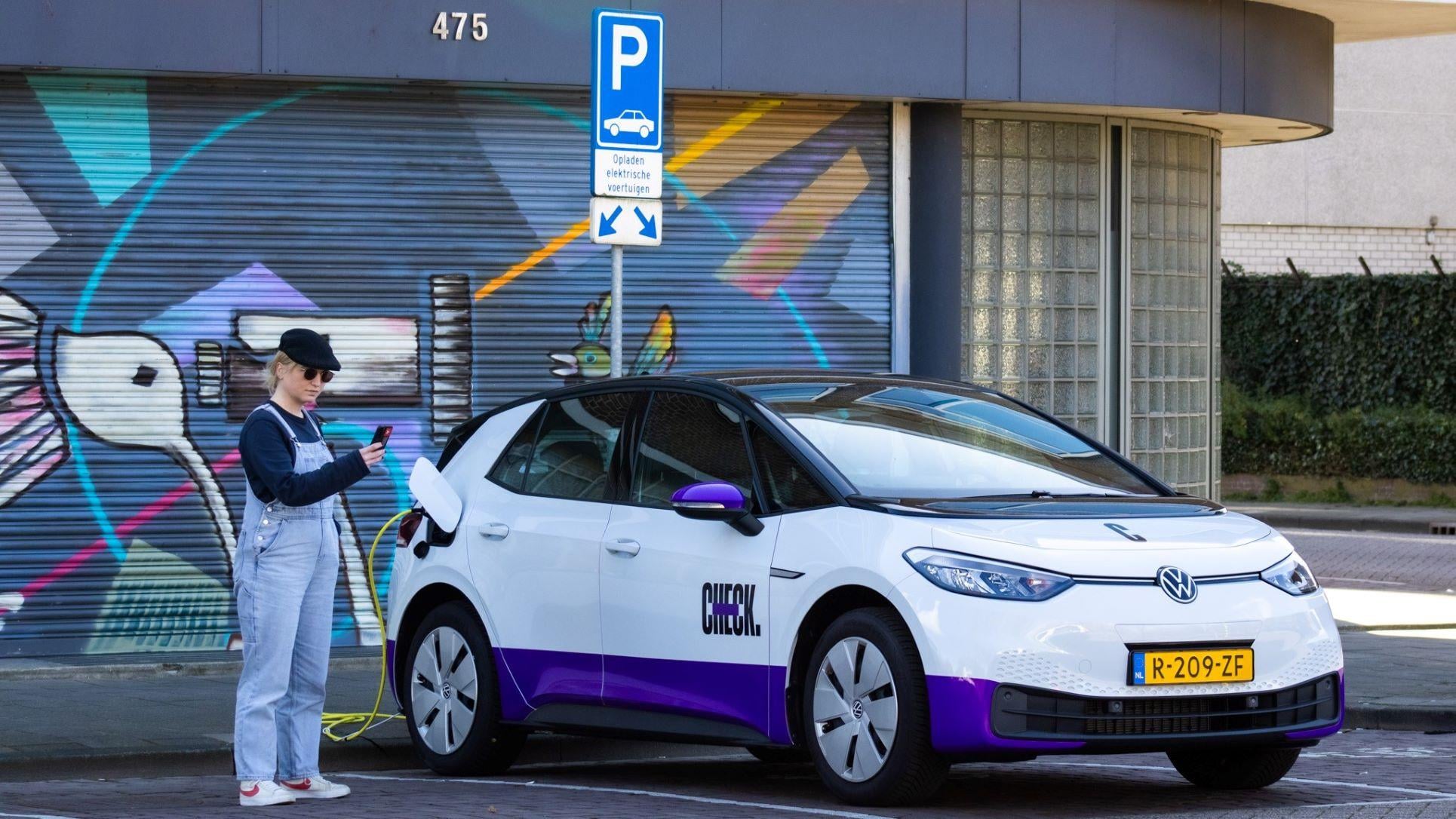 De pilot met de Check-deelauto start maandag in Amsterdam.