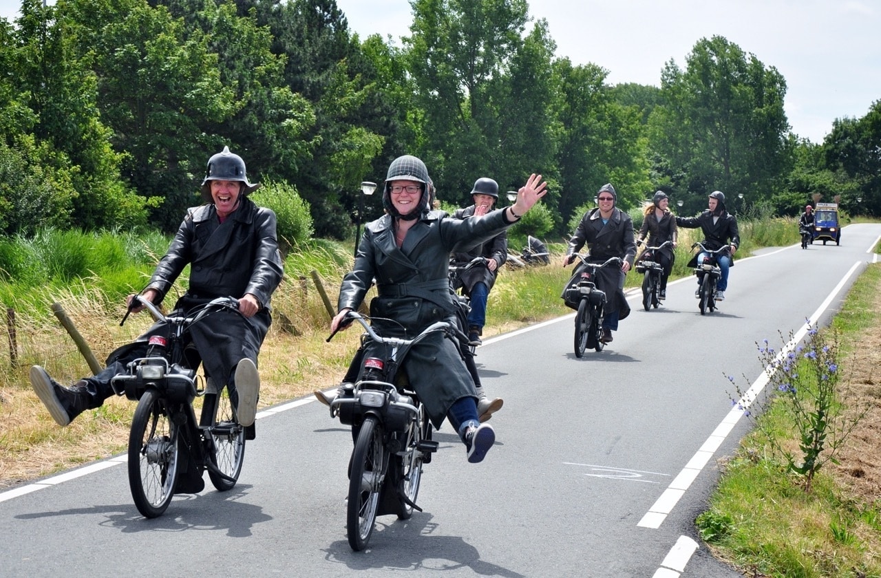 Solex Tour door het Westland. Foto: De Tuinderij