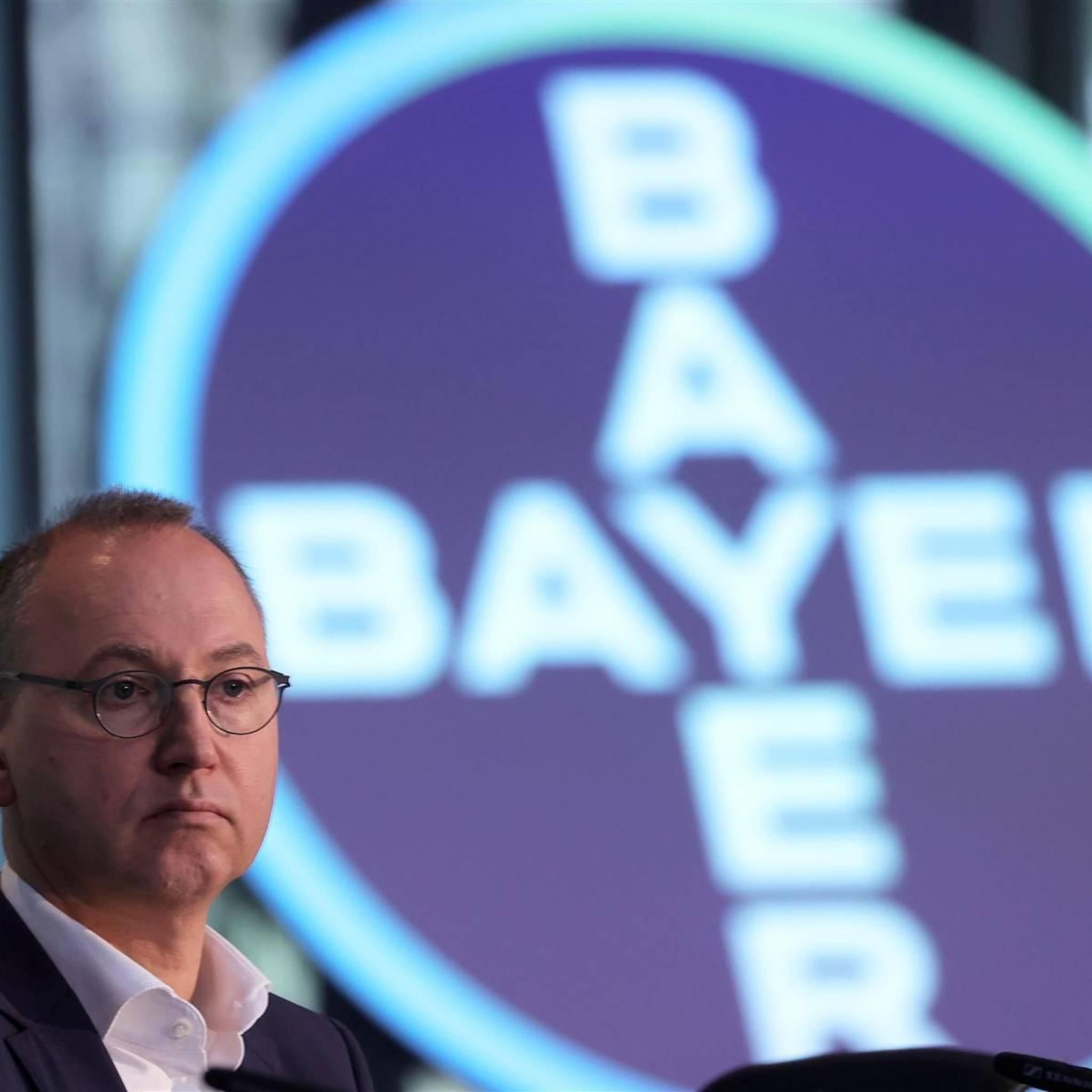 winst chemiebedrijf bayer omhoog door duurdere onkruidbestrijding