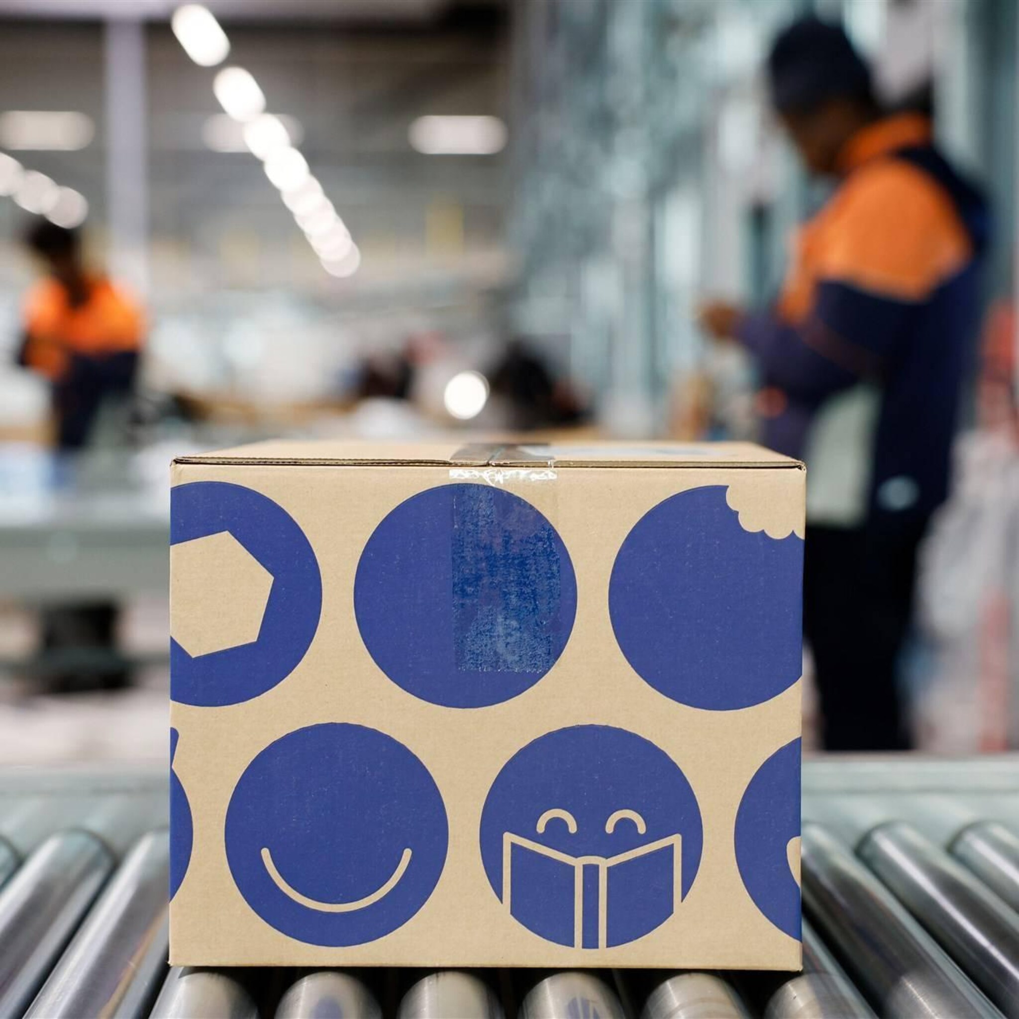 postnl schrapt enkele honderden banen om kosten te besparen