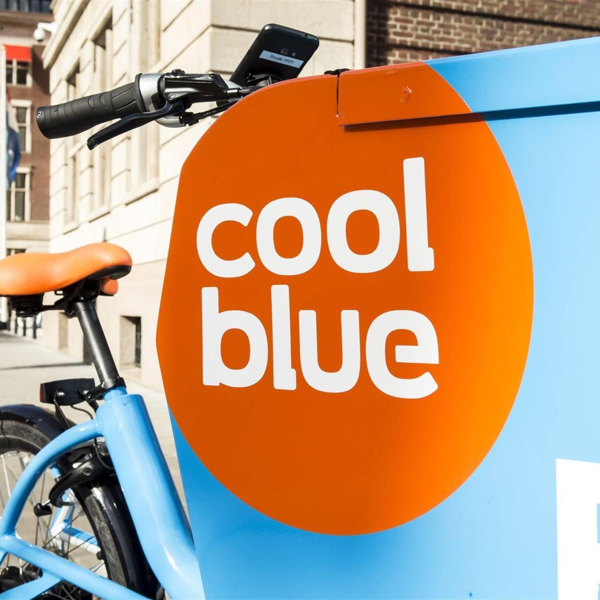 stabiele omzet voor coolblue hoge kosten drukken op resultaat