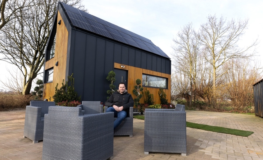 Toen hij drie jaar geleden de behoefte aan flexwoningen peilde bij gemeenten, stond de Kilderse ondernemer Teun Aleven binnen de kortste keren weer buiten. Inmiddels is het tij gekeerd. Foto: de Gelderlander/Theo Kock.