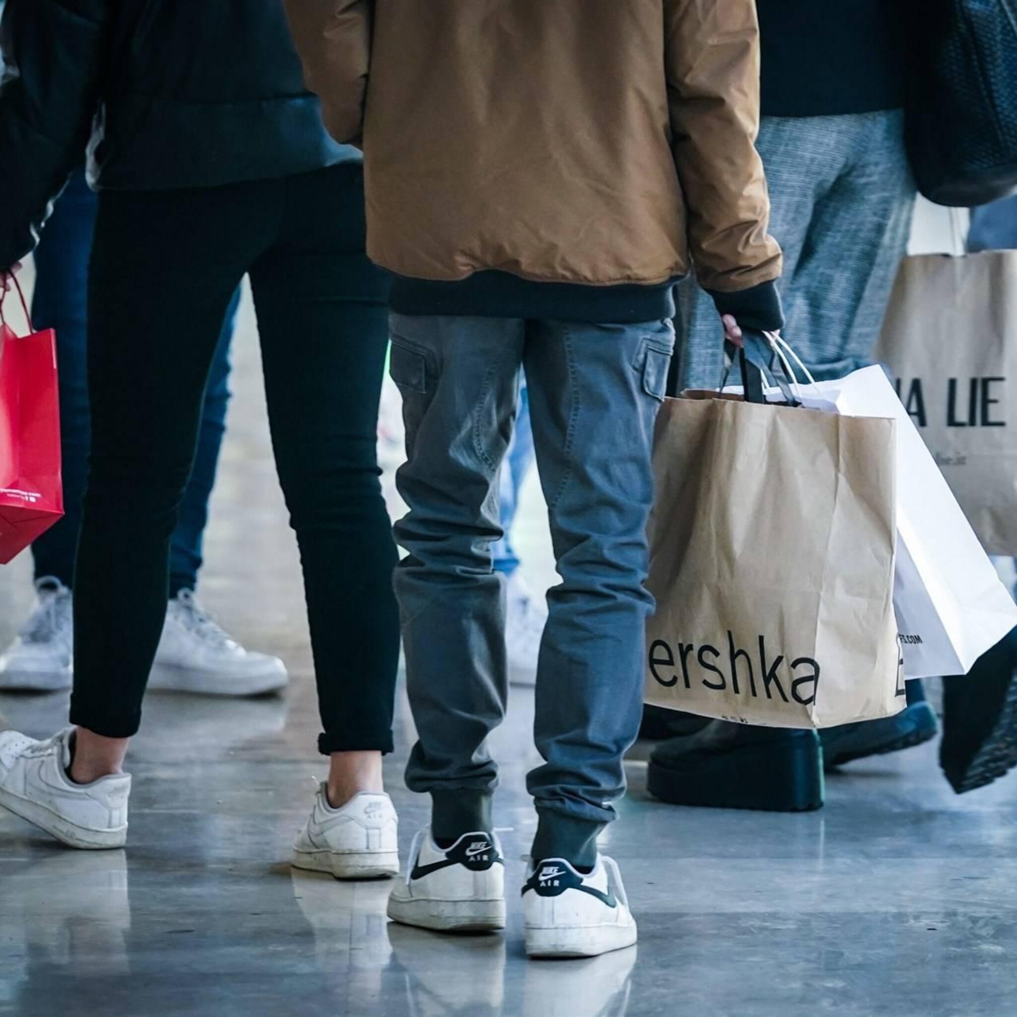 consumentenvertrouwen krabbelt verder op maar blijft laag