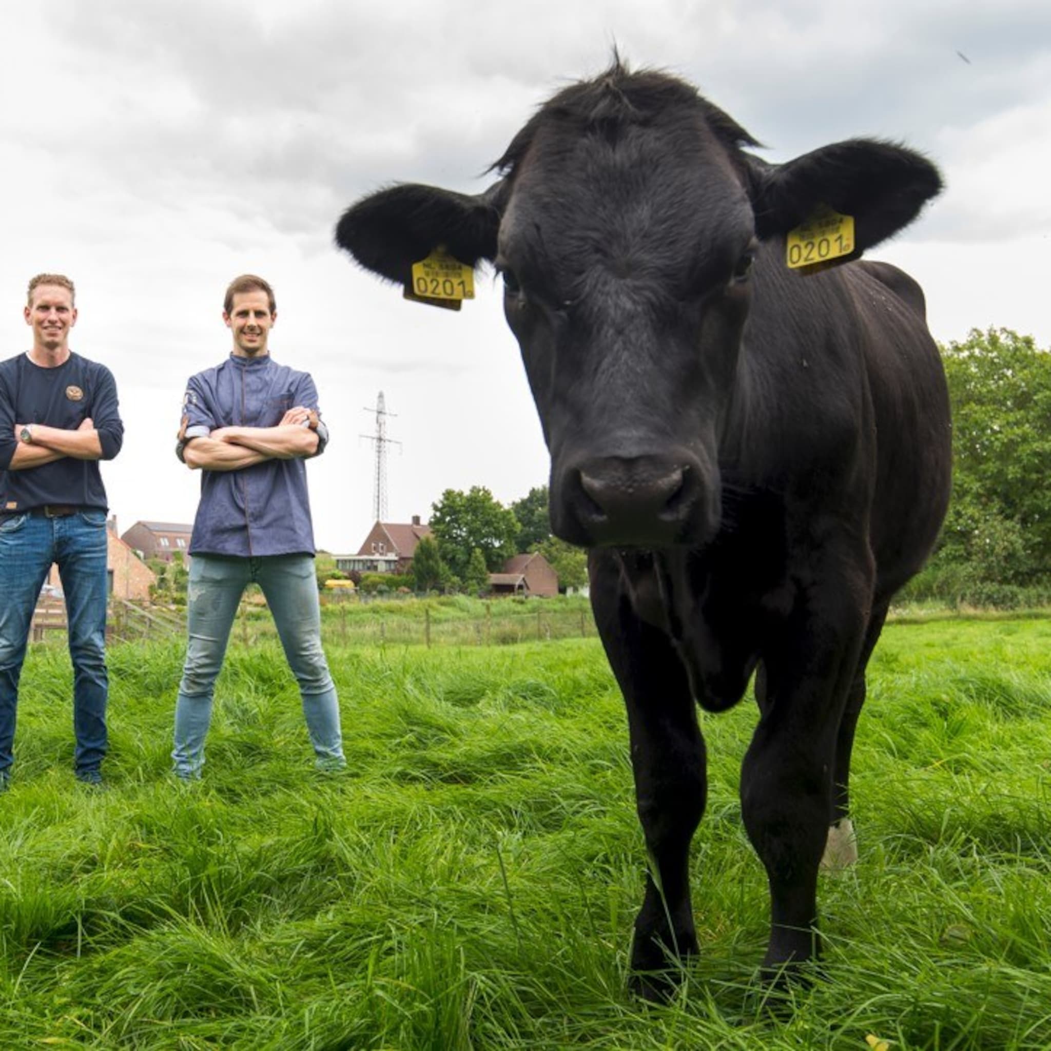 zo kan het ook bij slager leon goede koffie of perfect biertje op zijn terras