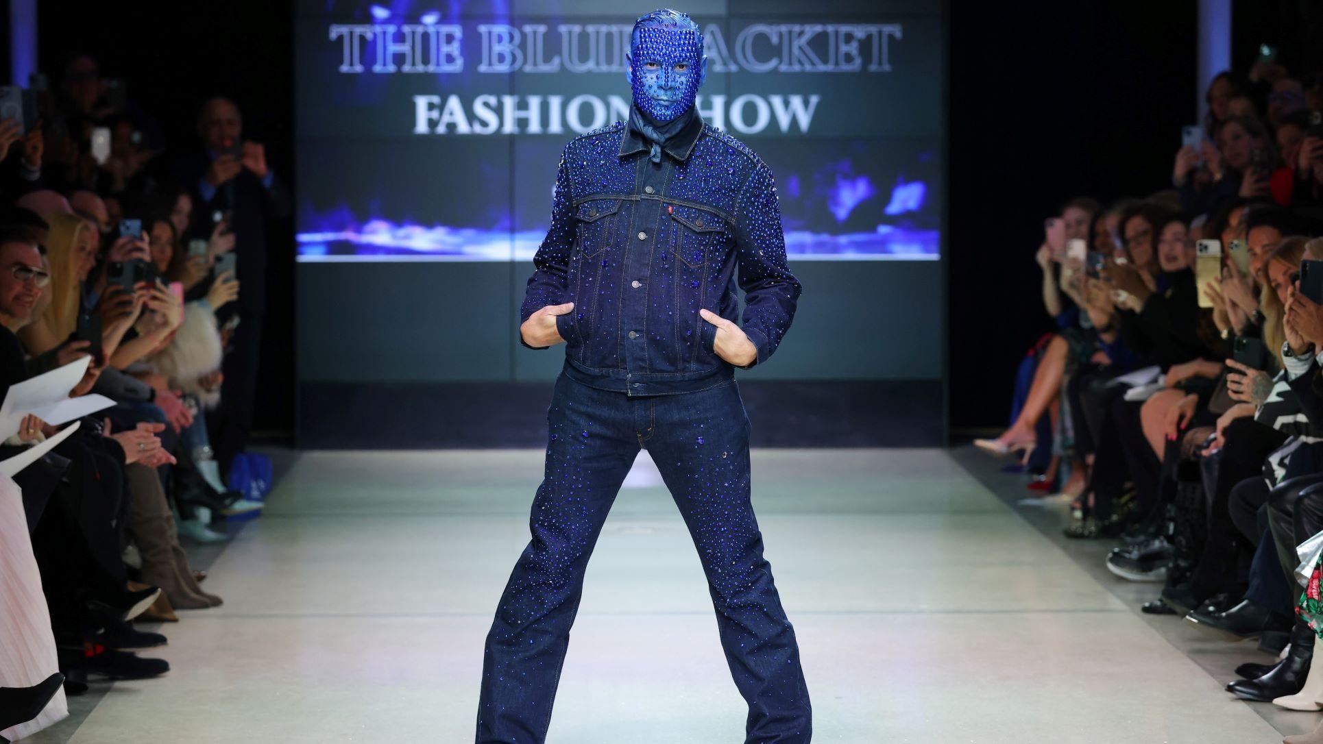 Levi's is anno 2023 nog steeds populair op de meest modieuze catwalks. Foto: AFP