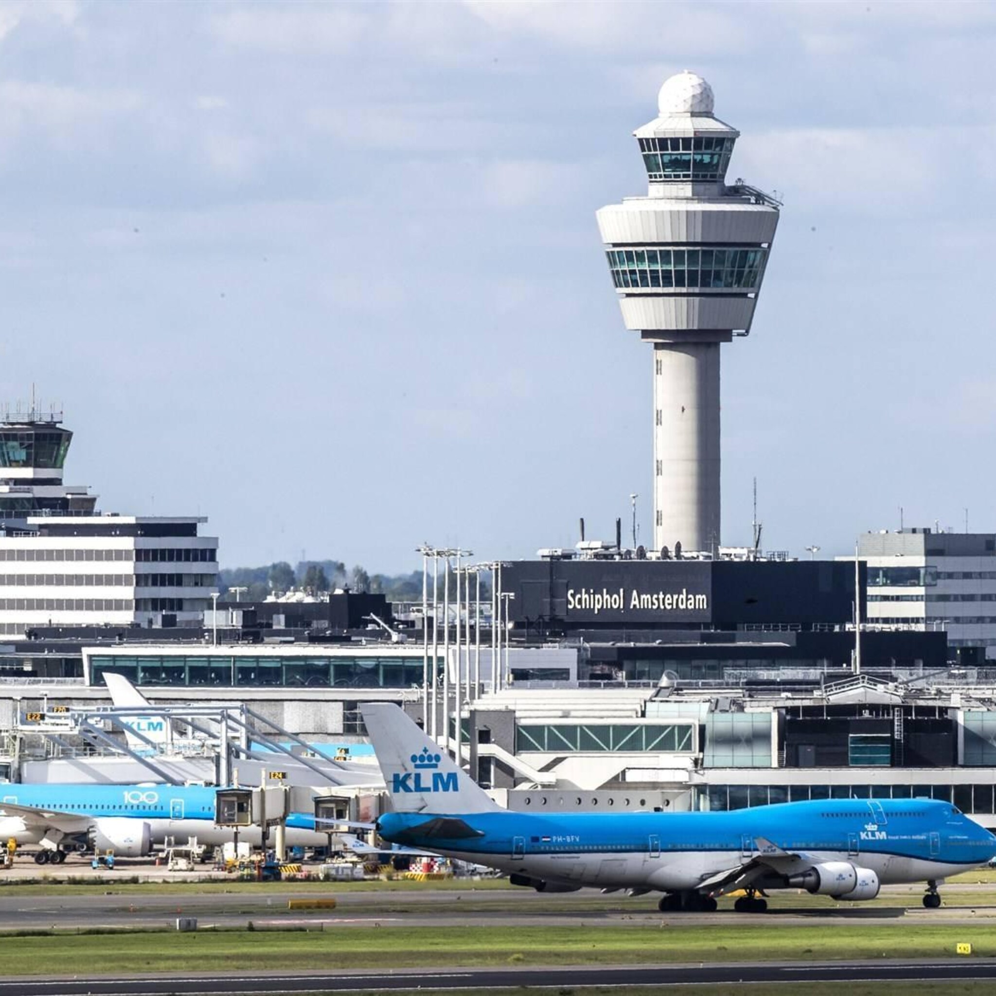 schiphol lijdt tientallen miljoenen verlies door beperkingen