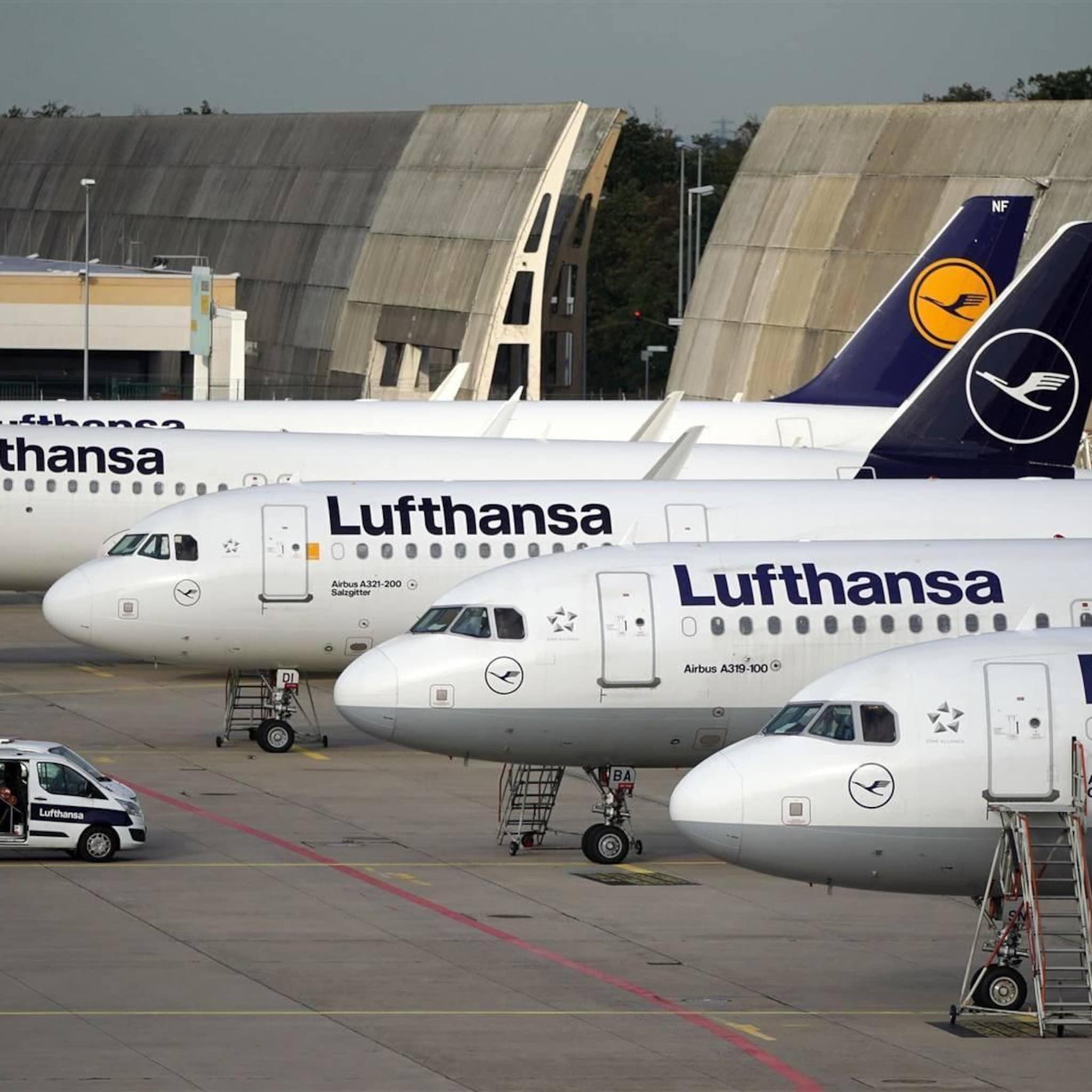 lufthansa hervat vluchten na grote it storing