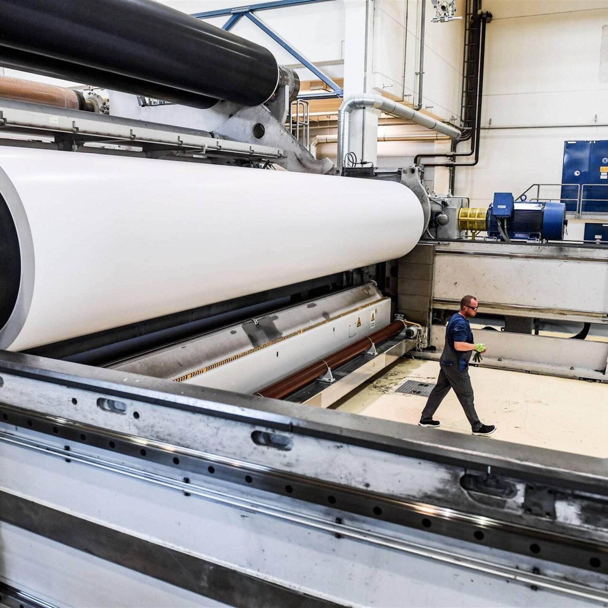 geen ontslagen bij papierfabriek crown van gelder na doorstart