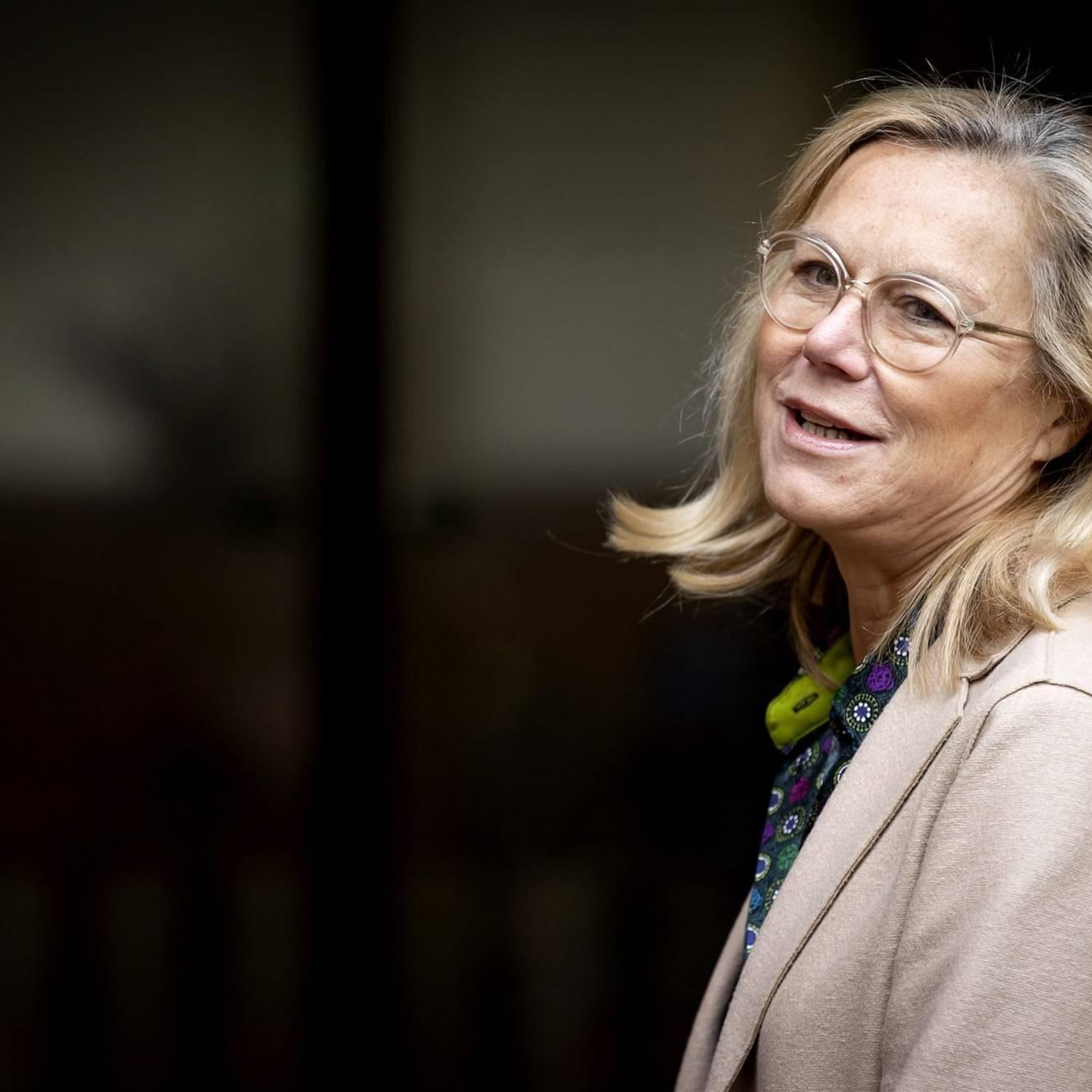 kaag alle seinen op groen voor verkoop aandelen abn amro