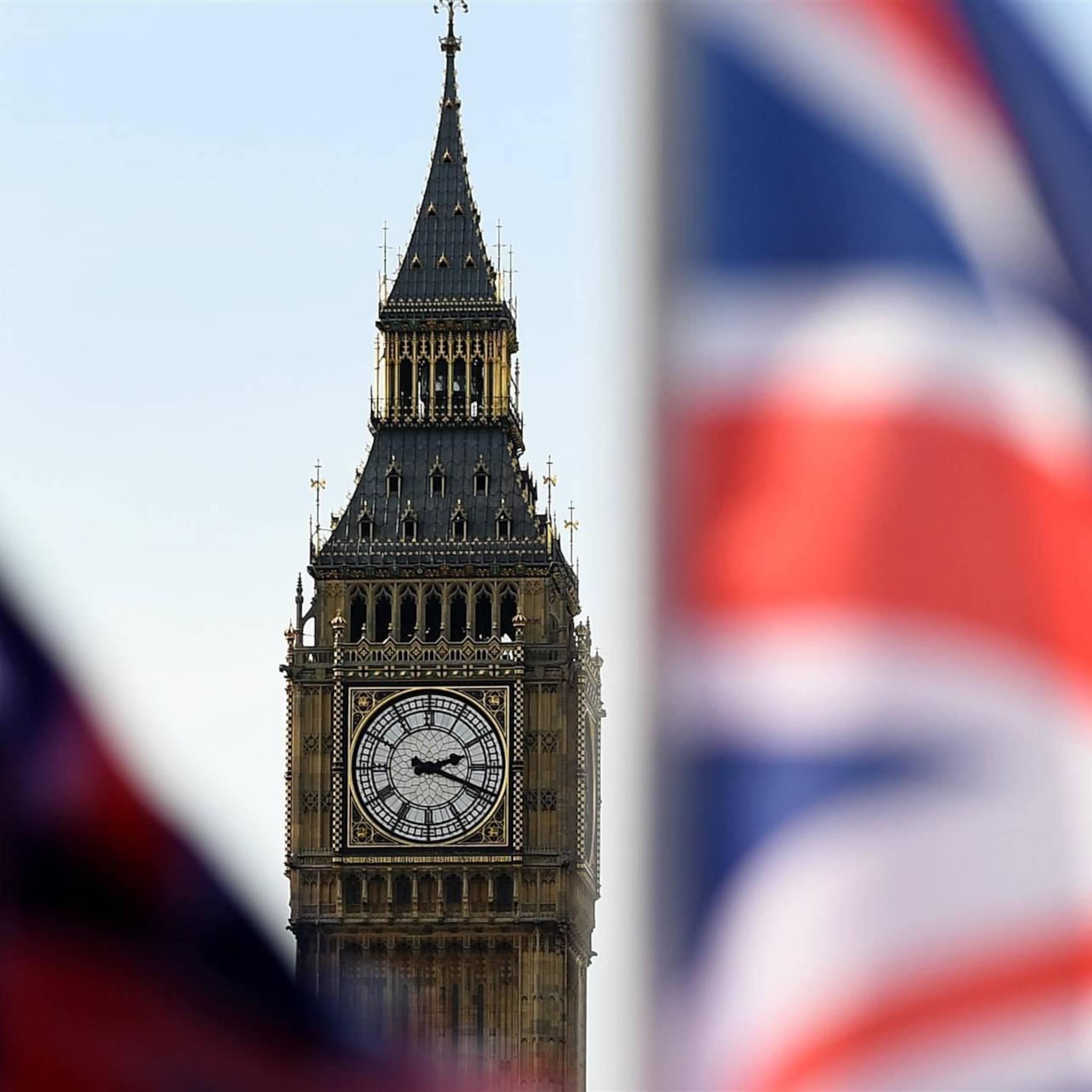 britse economie ontsnapt nipt aan recessie ondanks stakingen