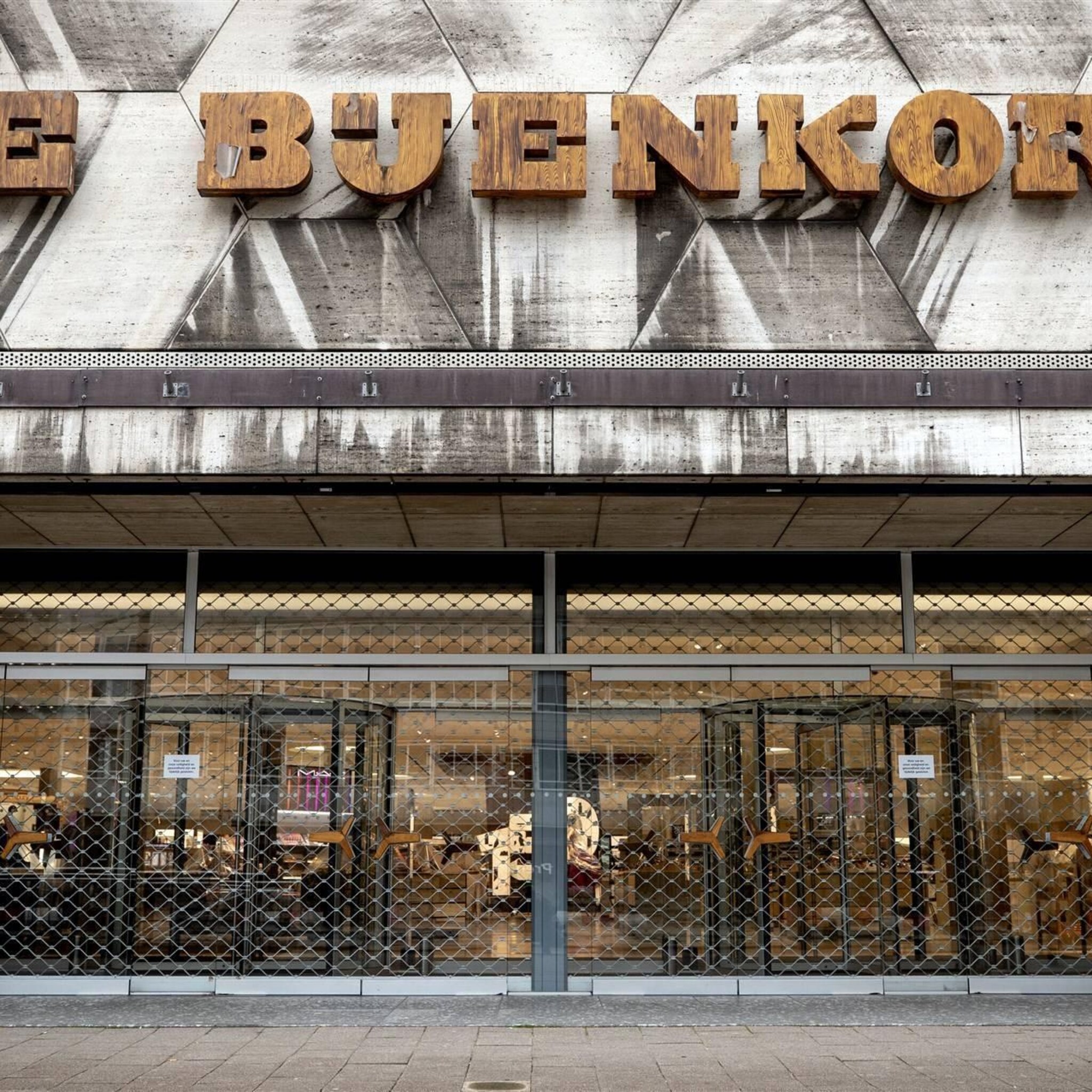fnv winkelpersoneel bijenkorf rotterdam staakt vrijdag