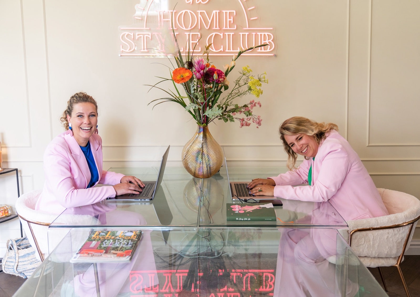 Nancy Faber (links) en Sofie de Kruijff. Foto: Lotte van Uittert