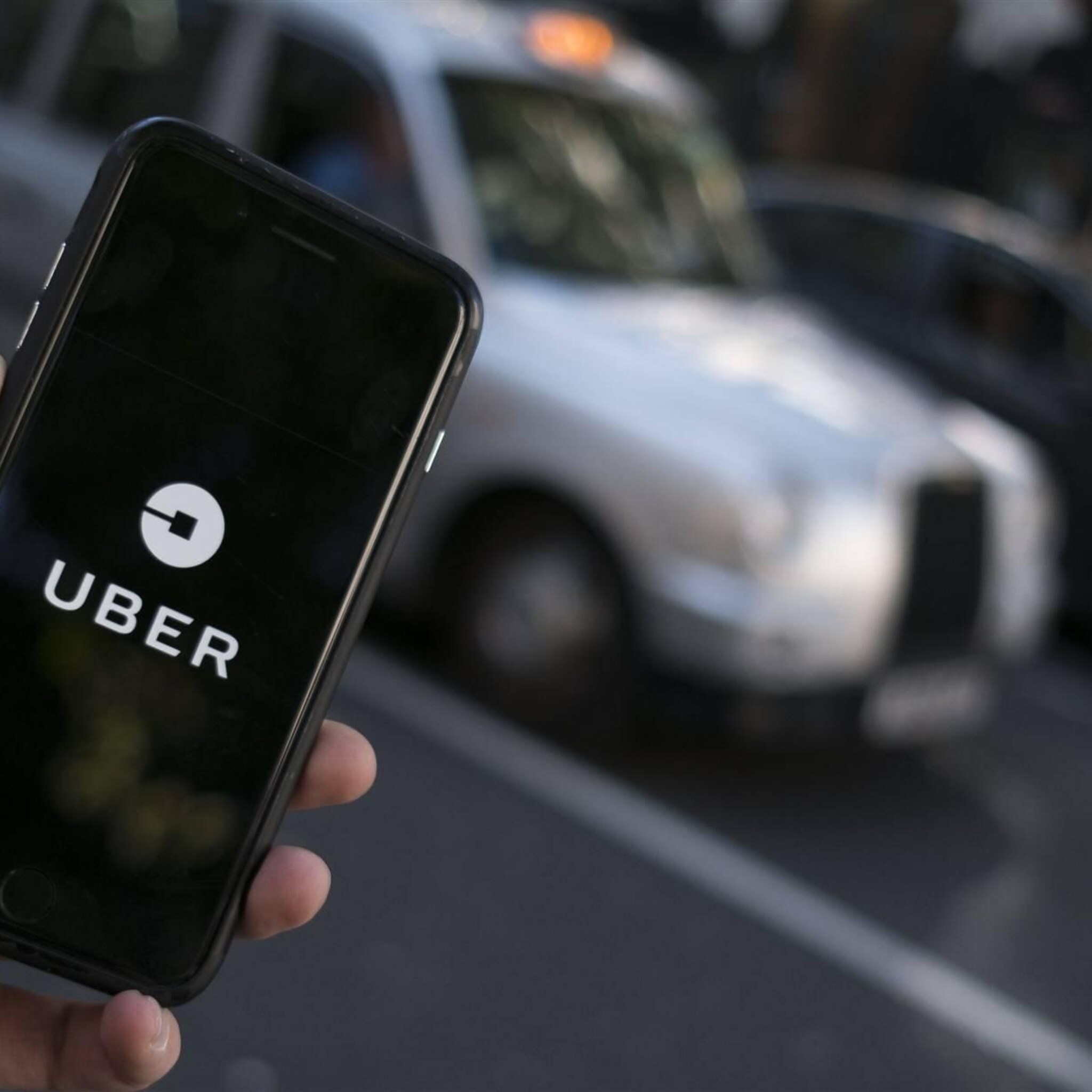 fnv kleine honderd uber chauffeurs in optocht naar hoofdkantoor