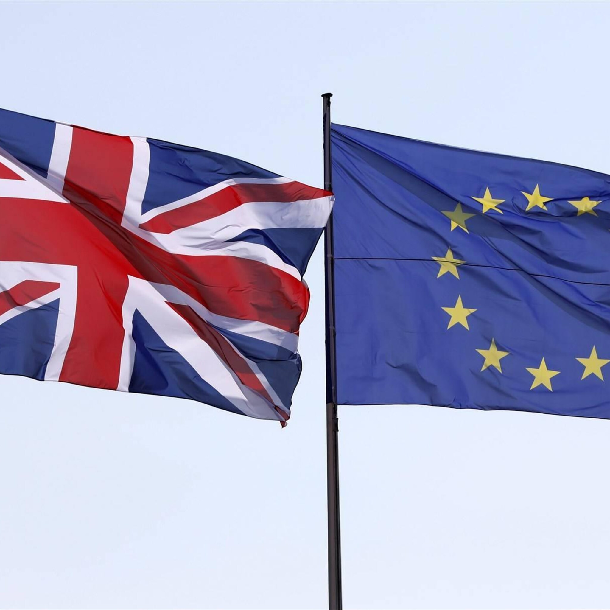 economen brexit kost britse economie 100 miljard pond per jaar