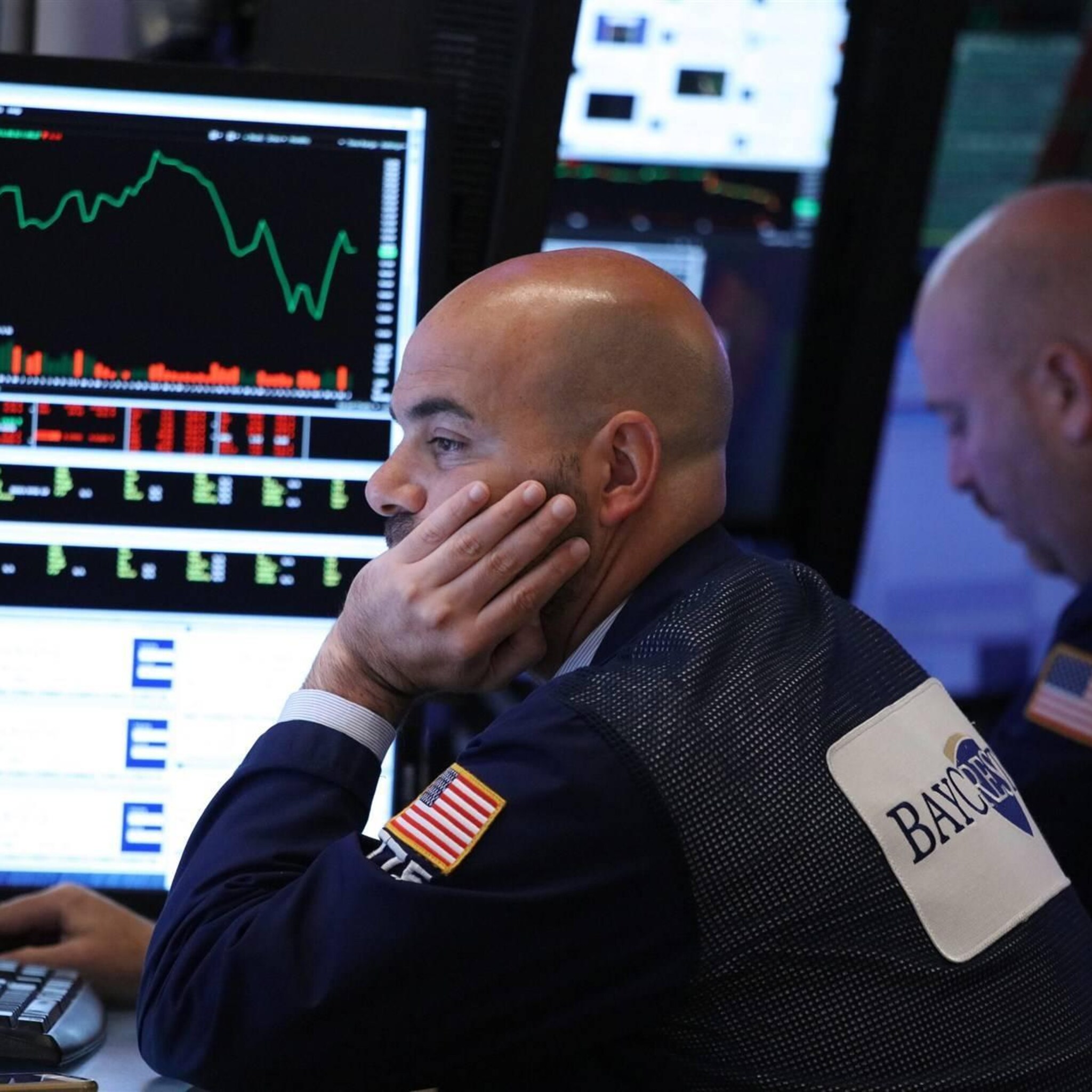 wall street begint handelsweek in mineur tesla flink omlaag