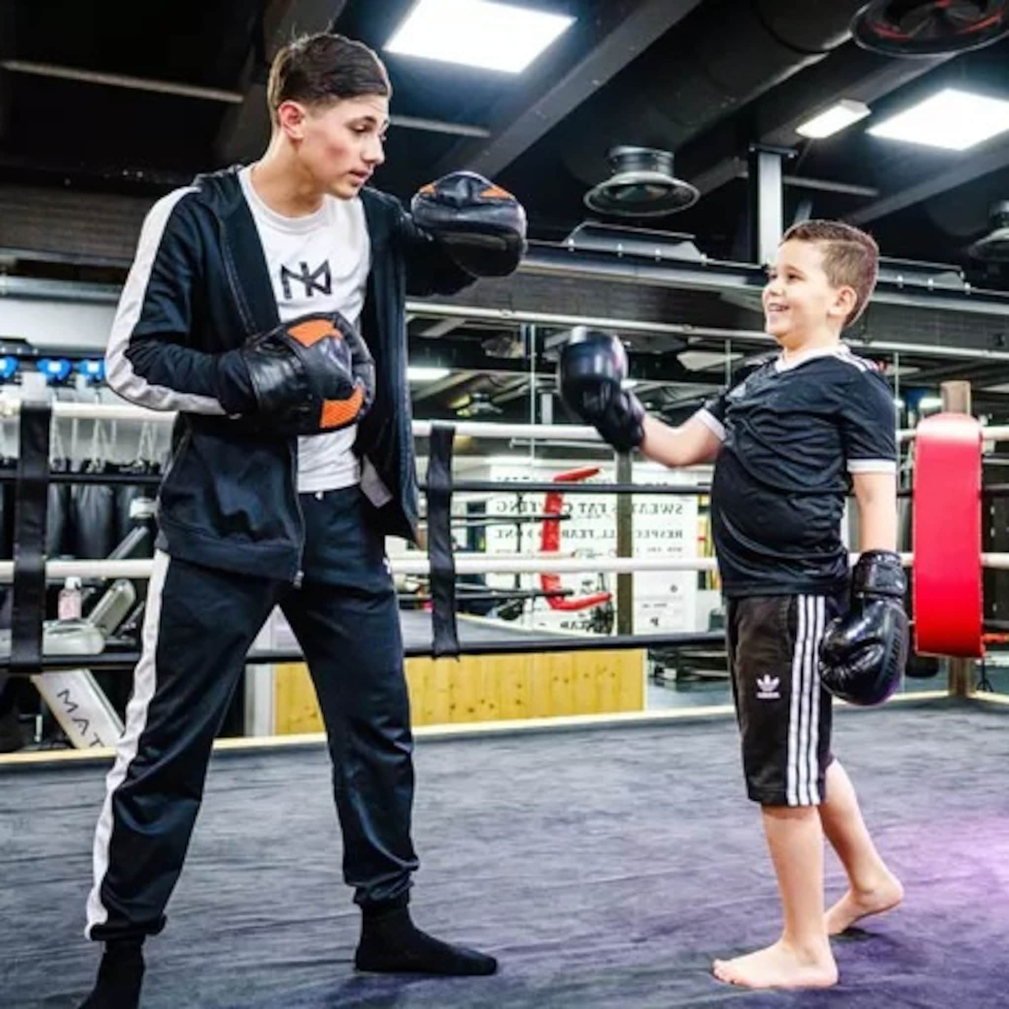 14 jaar en ingeschreven bij kvk mikail heeft met mk personal training nu al zijn eigen bedrijf
