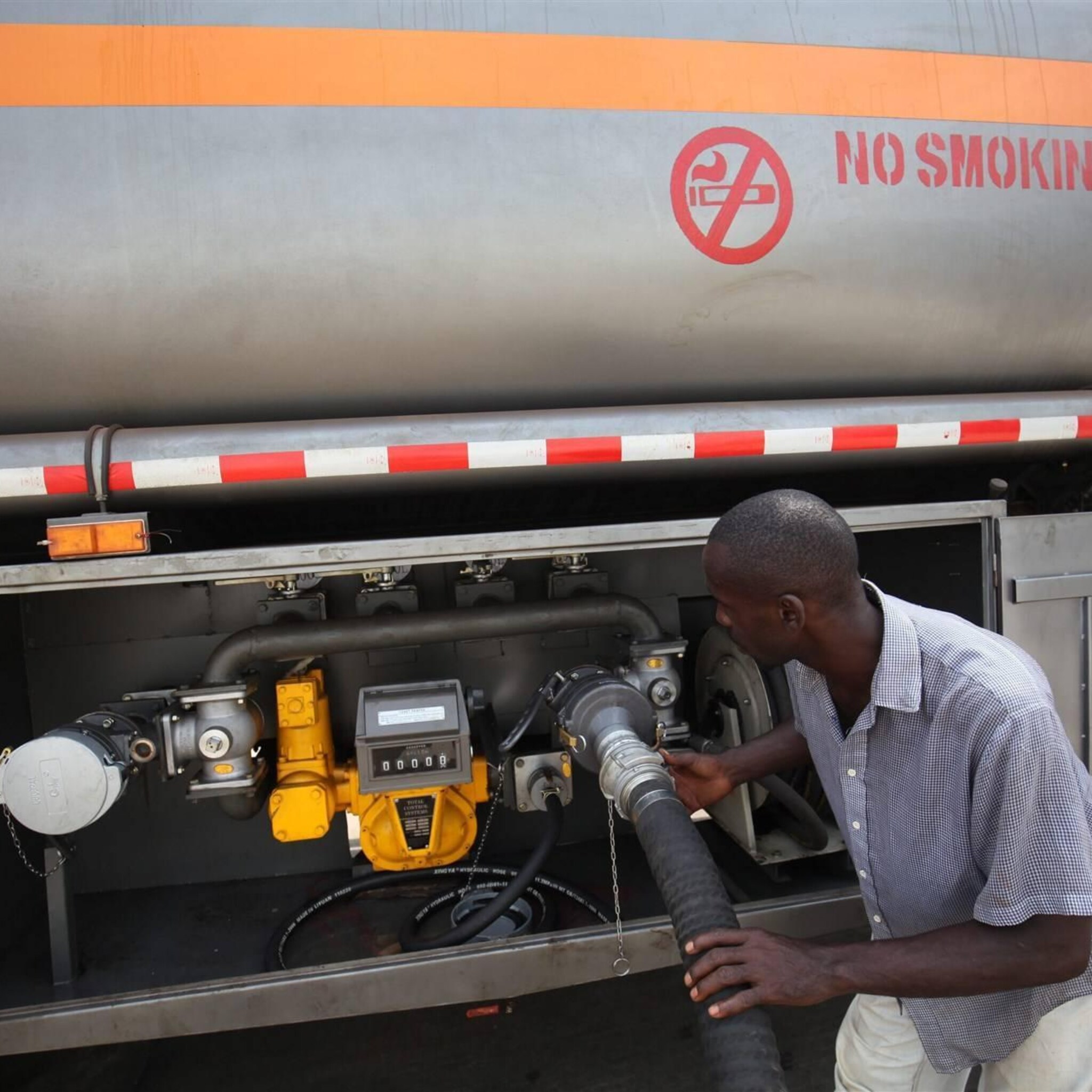 rechter strenge eisen aan benzine voor west afrika mogen blijven