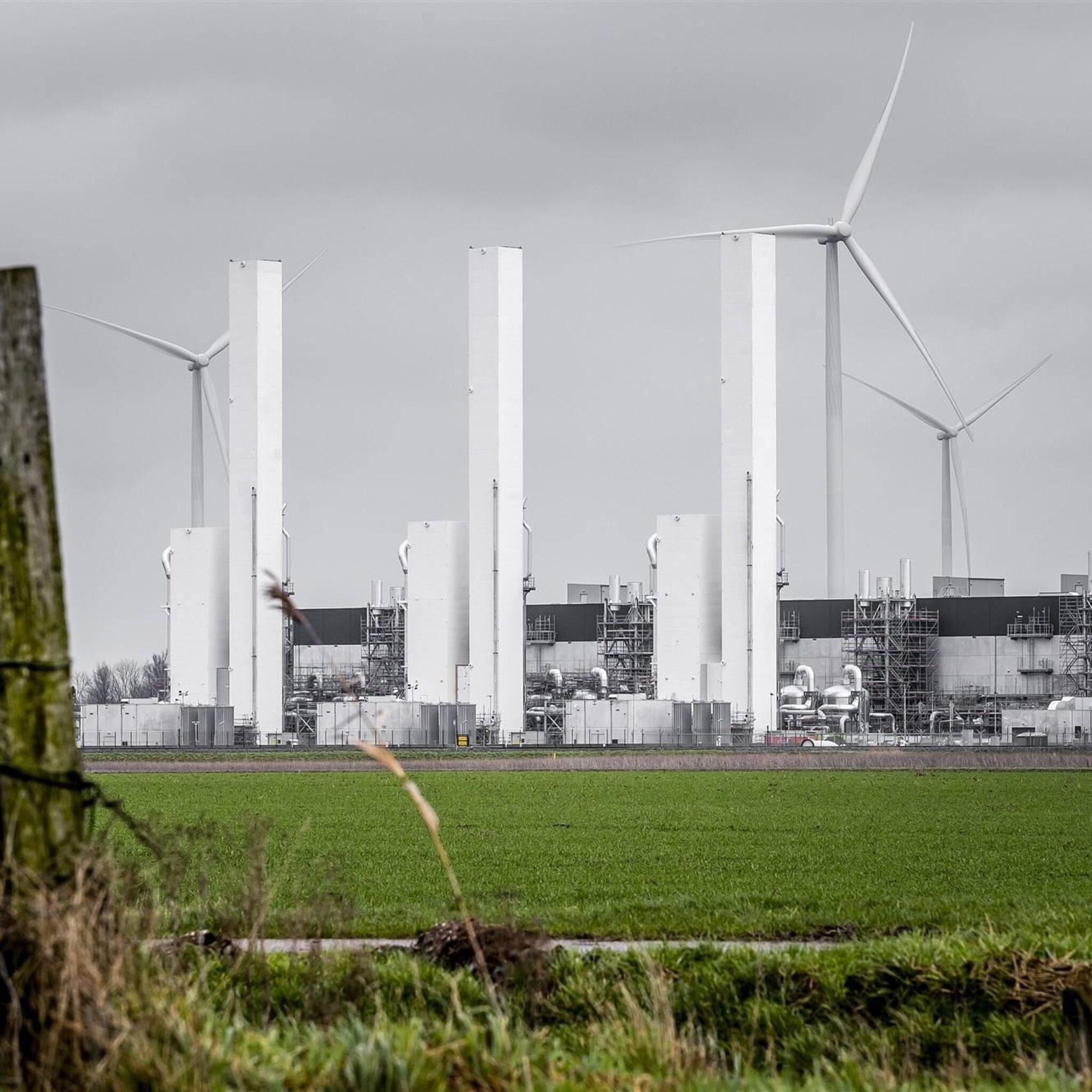 hoofdaannemer groningse stikstoffabriek in oktober operationeel
