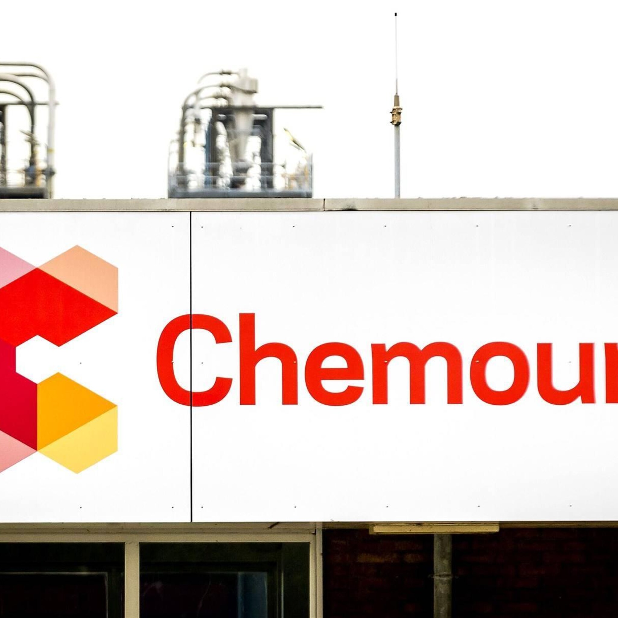boete voor chemours om teveel aan verkochte broeikasgassen