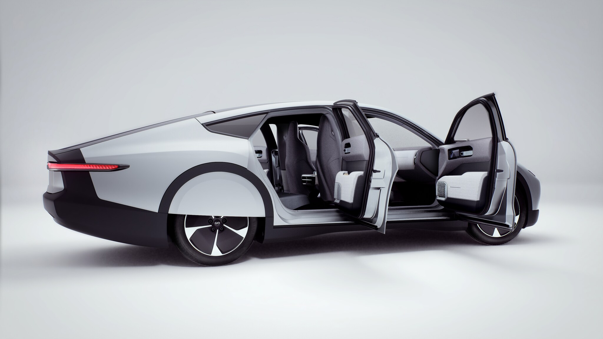 maker zonneauto lightyear stopt met eerste dure model