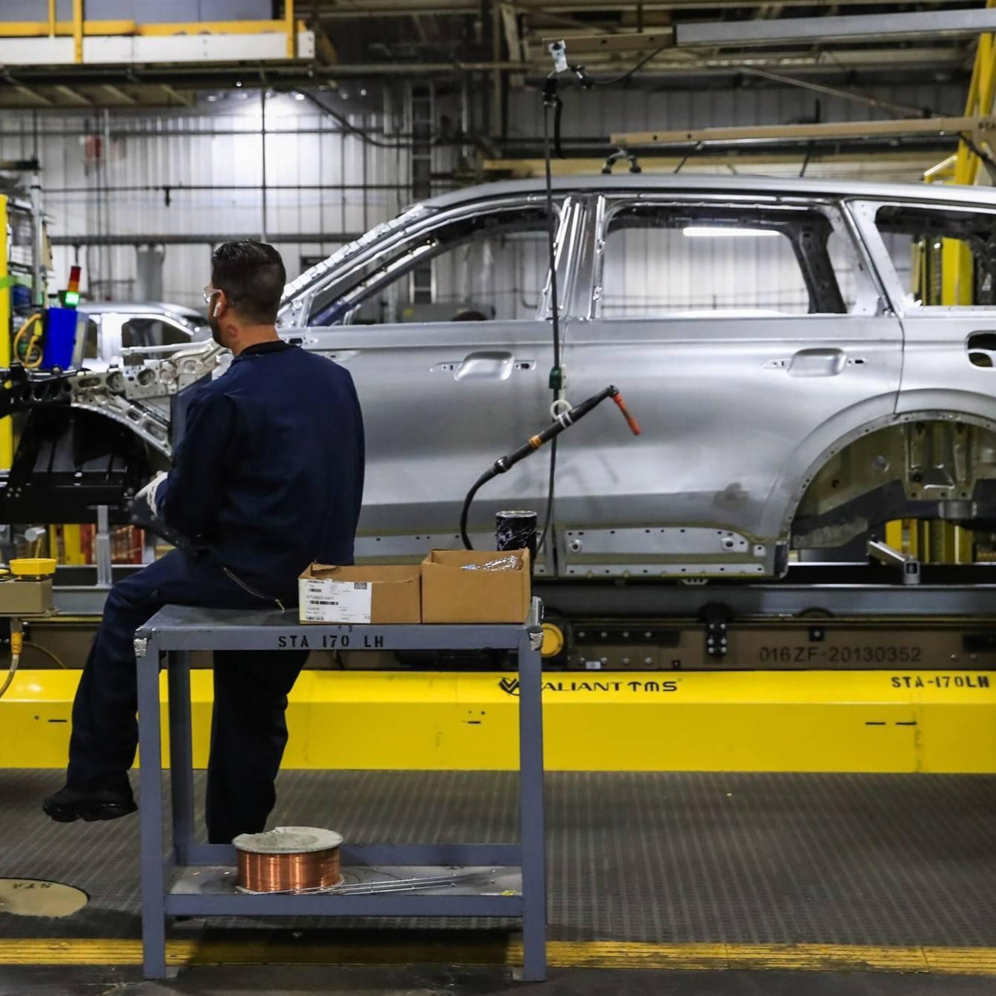 autofabrikant ford schrapt volgens vakbond 3200 europese banen