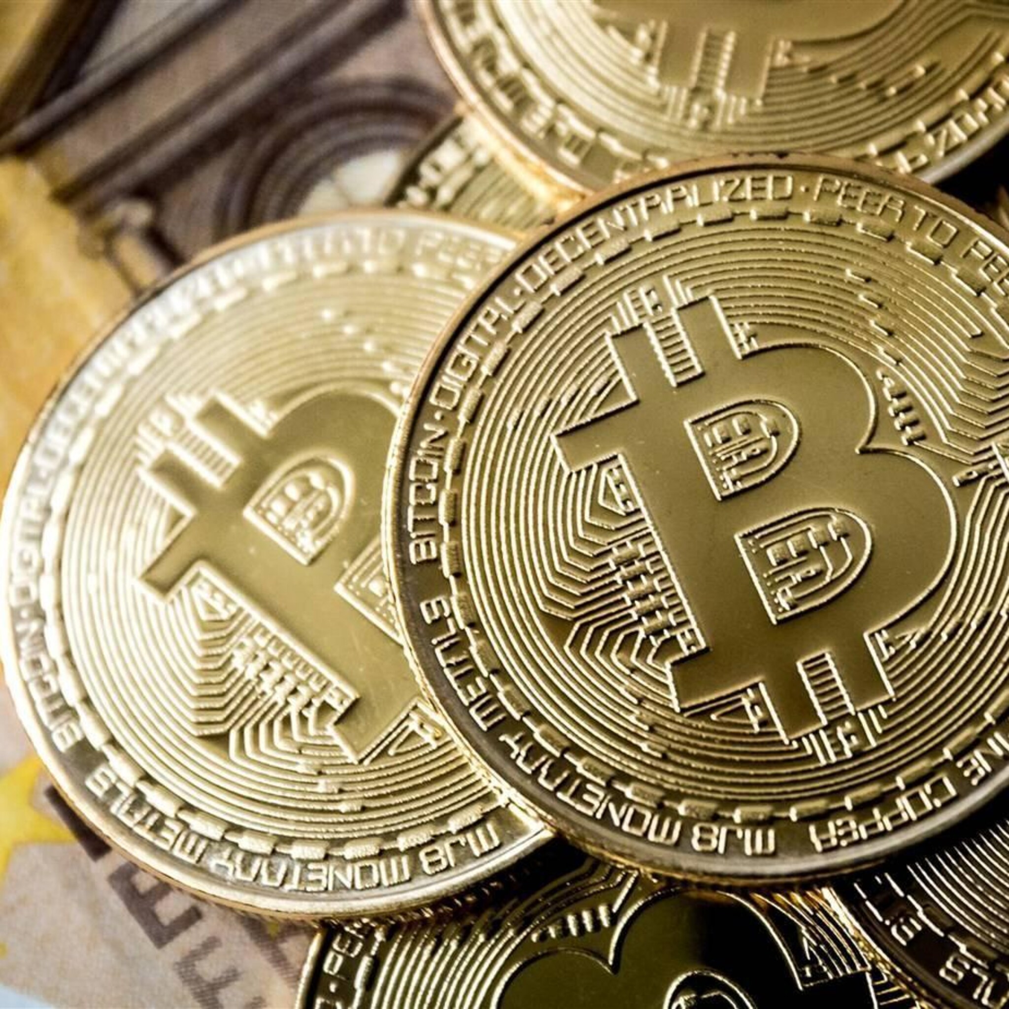 beheerders van cryptoplatform bitzlato opgepakt om witwassen