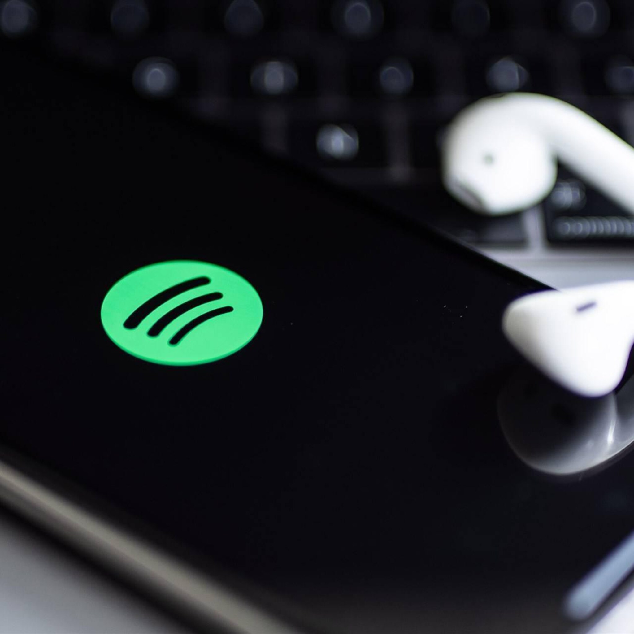 bloomberg muziekdienst spotify schrapt deze week banen