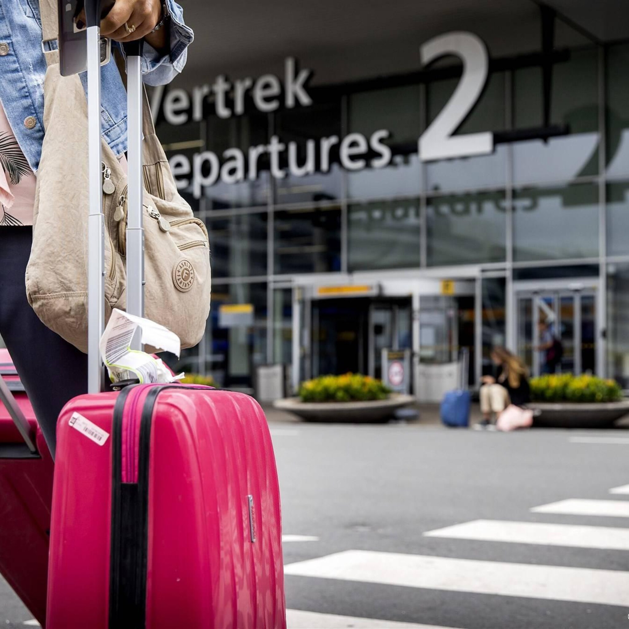 schiphol geeft duidelijkheid over reisbeperkingen deze zomer