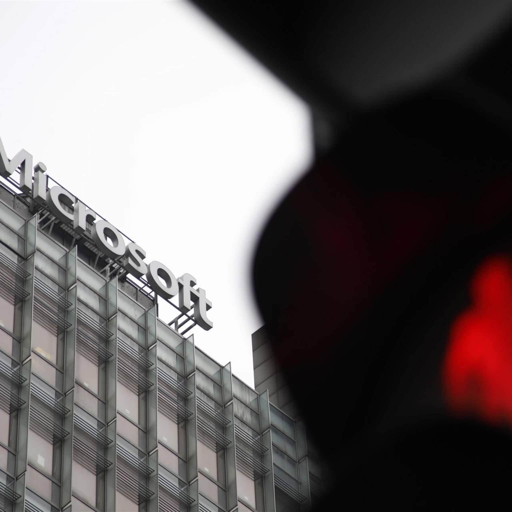 sky news microsoft wil 5 procent van personeel gaan ontslaan