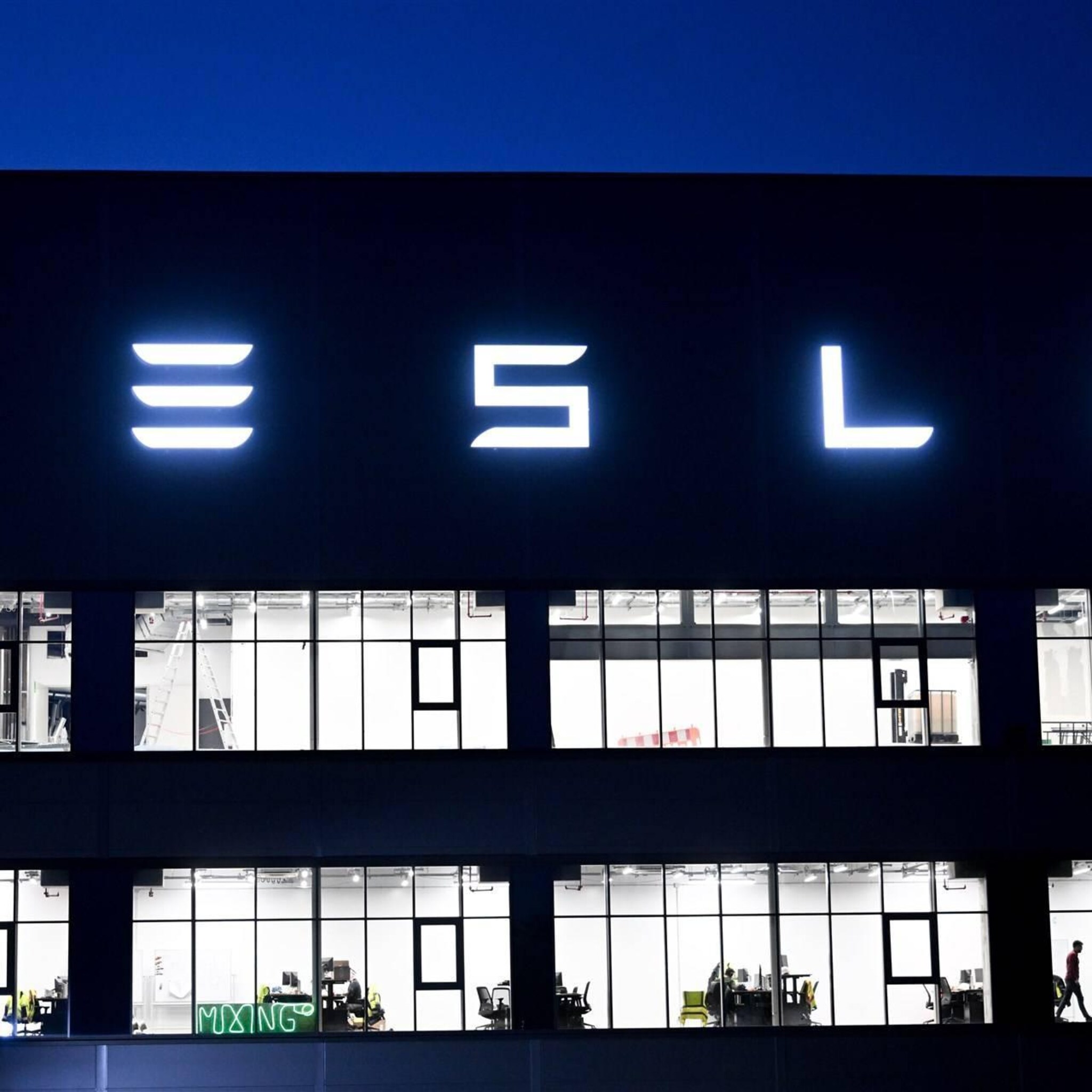 tesla verlaagt prijzen tot 20 procent in vs en europa