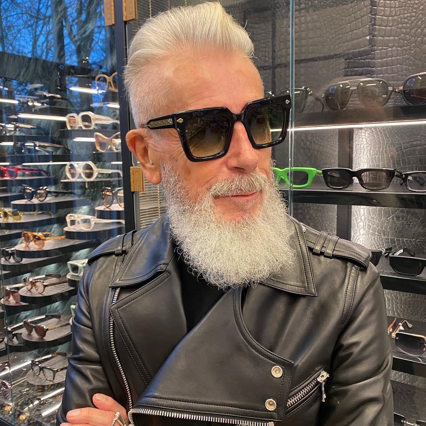 De 80-jarige Rotterdamse brillenondernemer Ben Akkerman is een voorbeeld voor Doets. Foto: Exclusive Eyewear