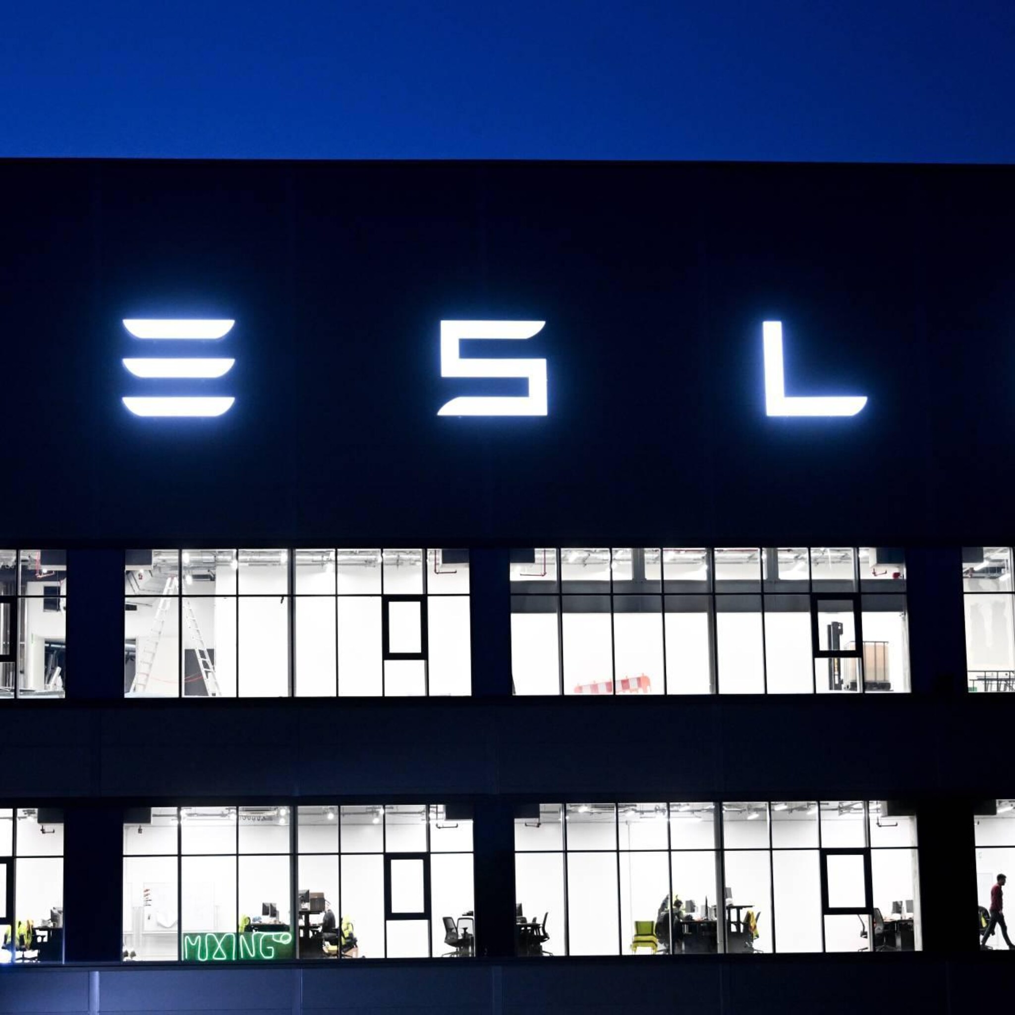 bloomberg tesla dicht bij deal over bouw fabriek indonesie