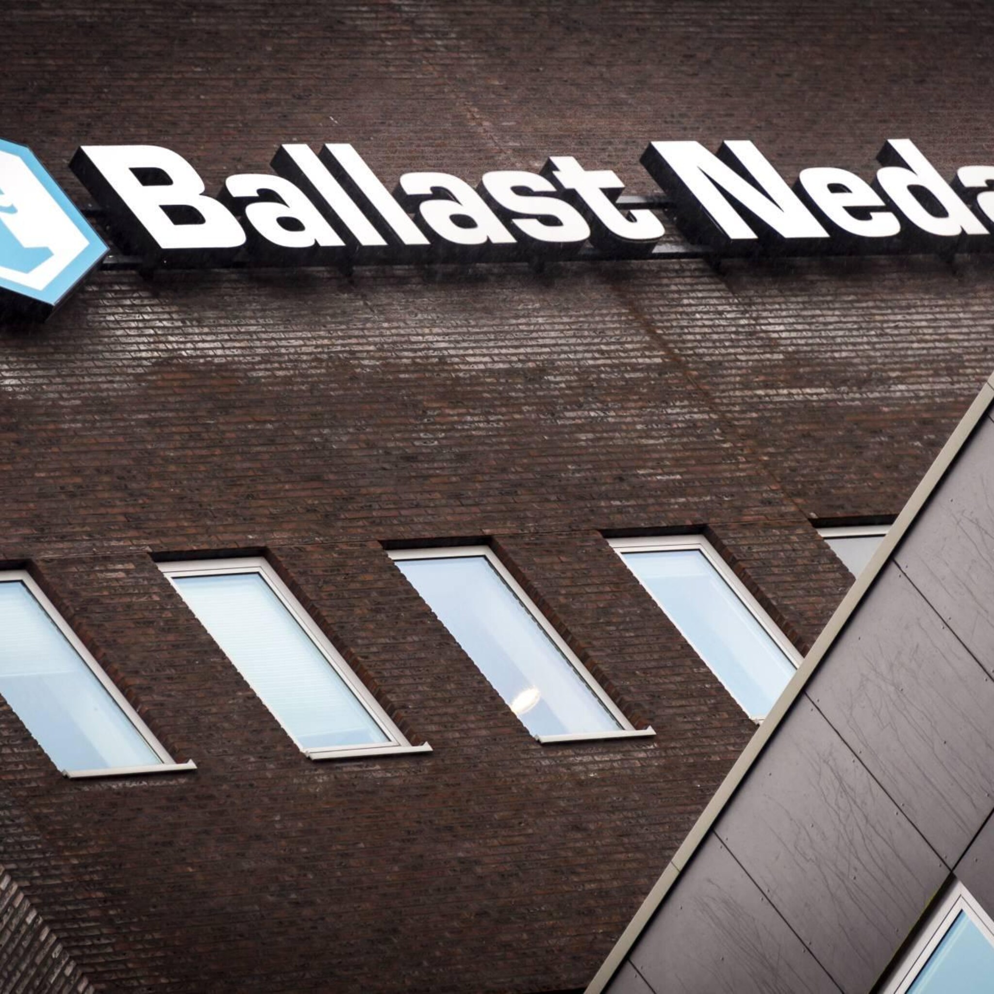 gedumpt ballast nedam wil werk aan stikstoffabriek graag afmaken