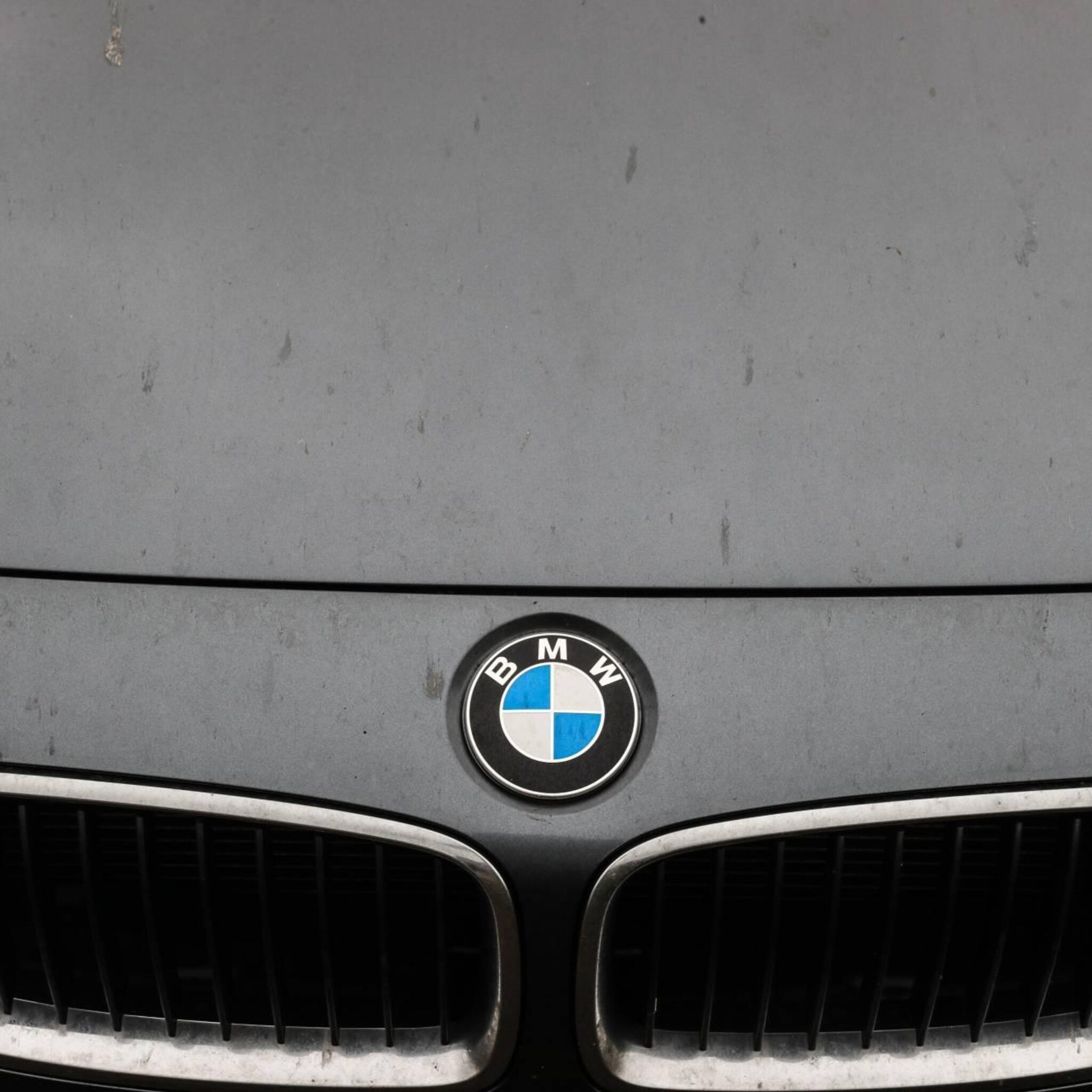 bmw verkoopt minder auto s maar verkoop elektrisch verdubbeld