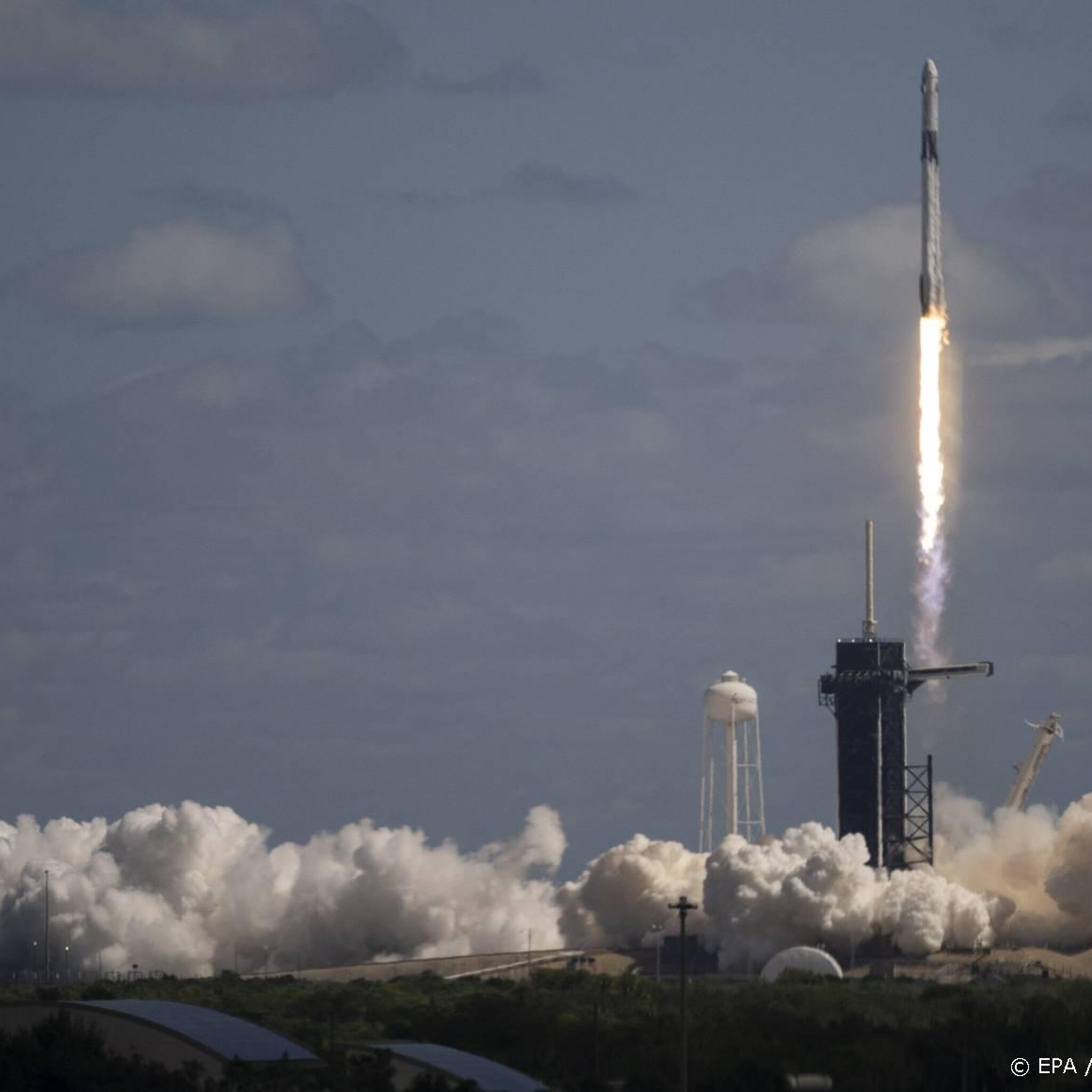cnbc waarde ruimtebedrijf spacex geschat op 137 miljard dollar