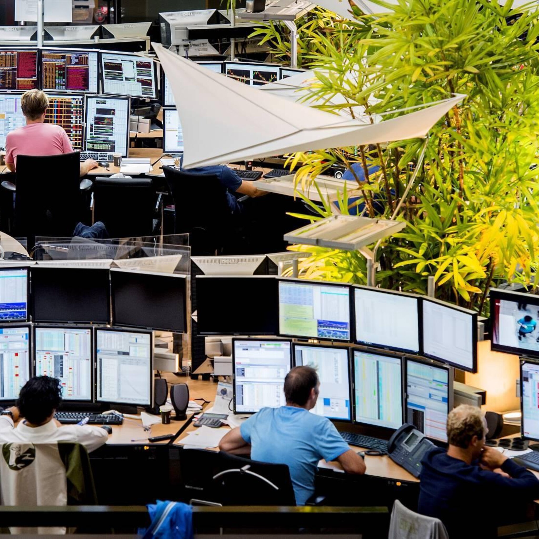 beurzen beginnen nieuwe jaar positief philips toont herstel