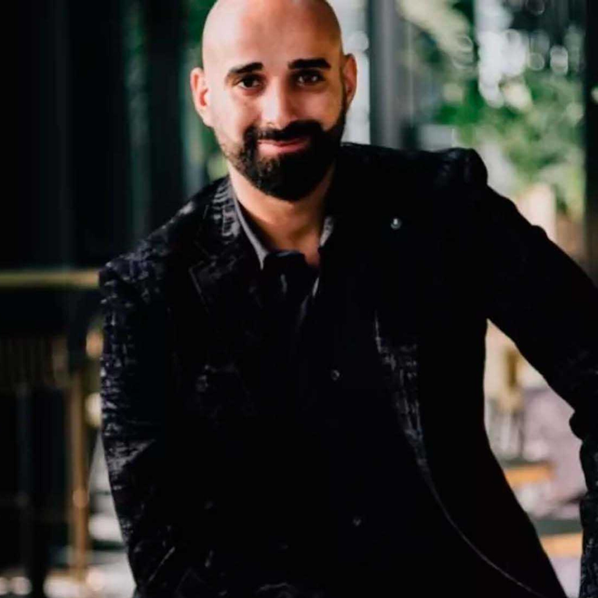ondernemer zet in op behoud amsterdamse cafes overnamegolf ramzy group zet door