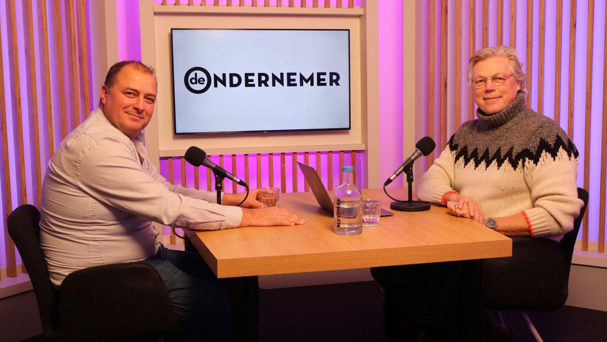 EasyToys-topman Eric Idema in de studio bij gastheer Roelof Hemmen. Foto: Nicolette Weideman.