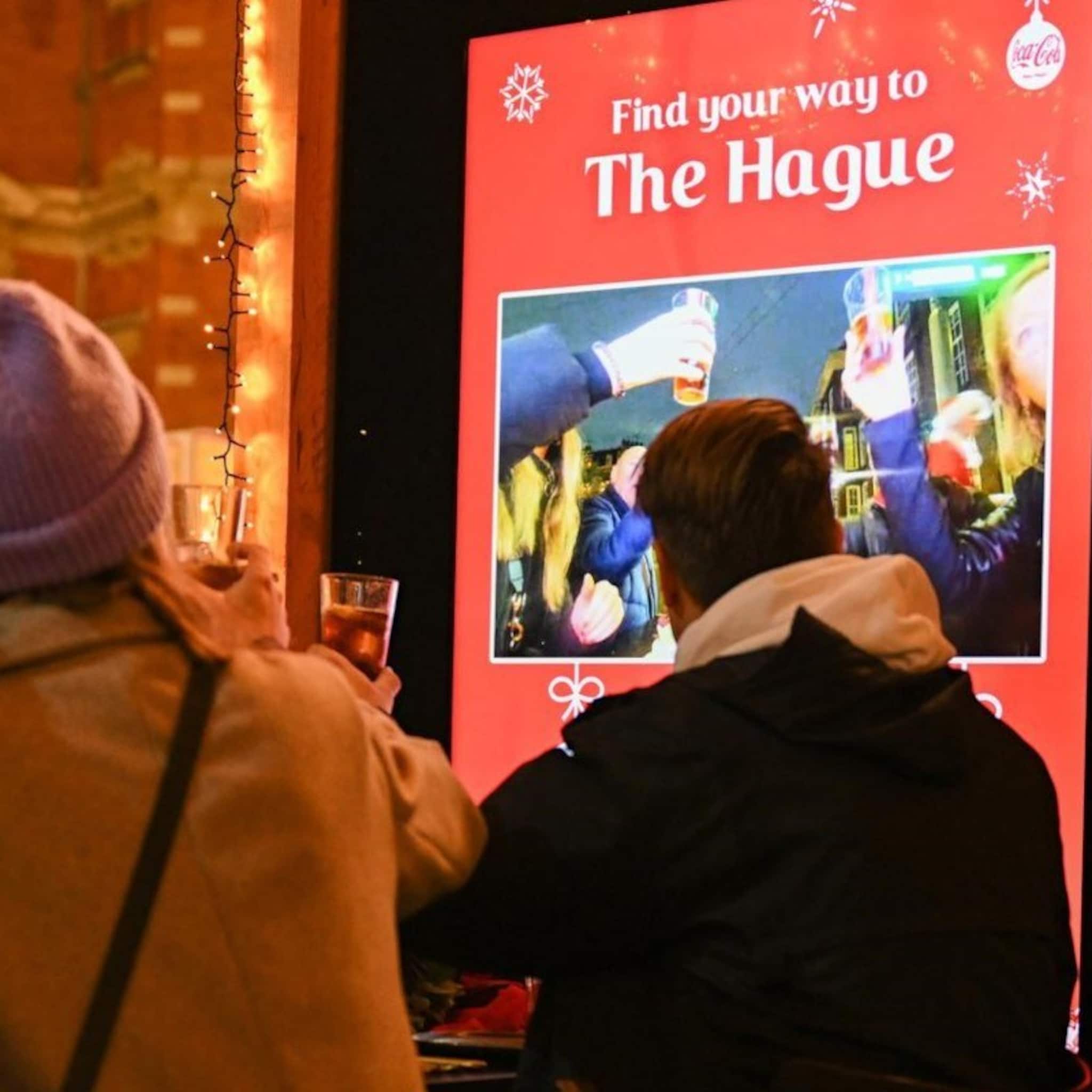 dineren bij de abri primeur digital out of home kerstdiner voor coca cola