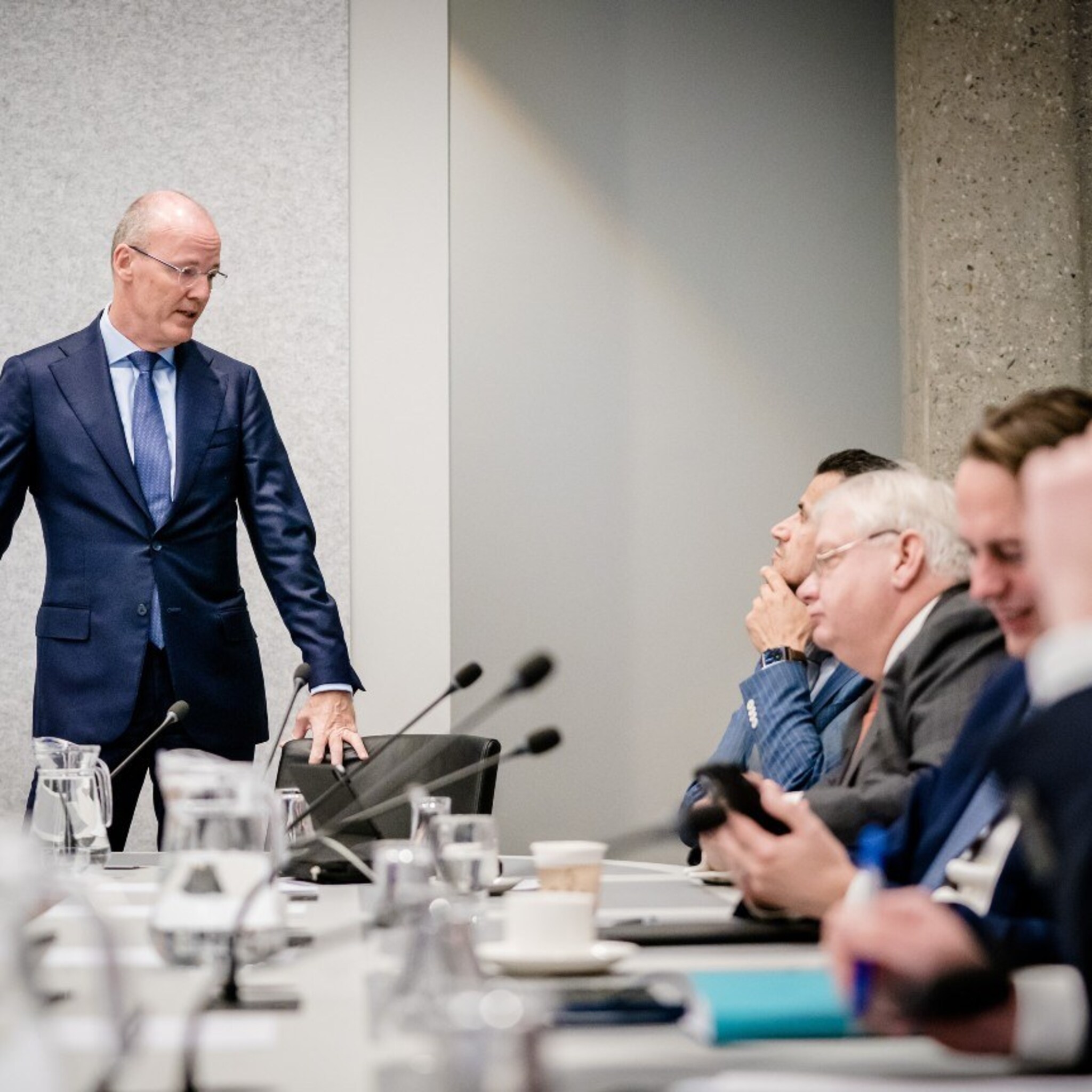 oproep dnb president knot aan werkgevers verhoog de lonen