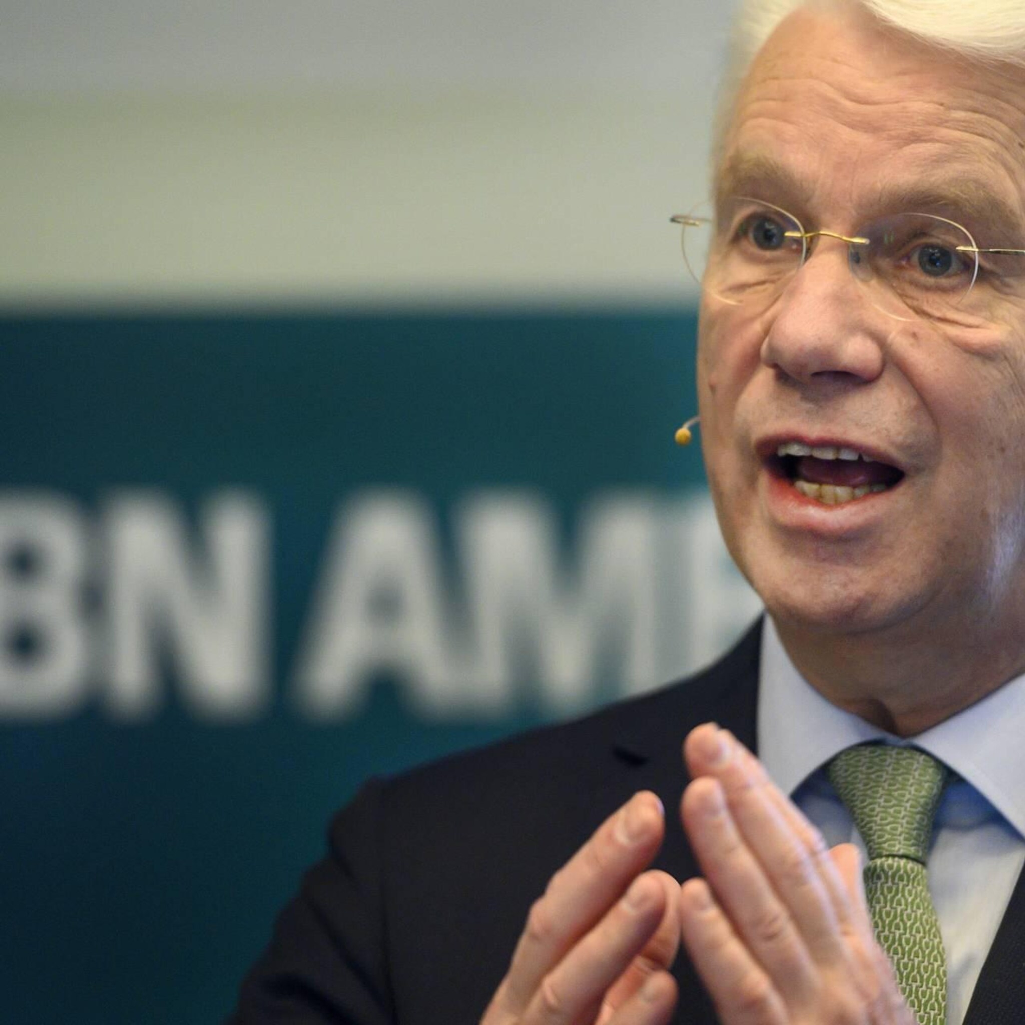 ook oud topman abn amro van dijkhuizen verdachte in witwaszaak