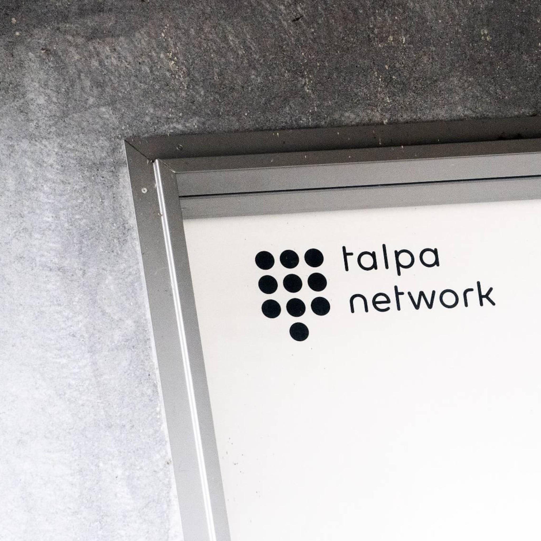 talpa en bnr teleurgesteld in uitspraak fm frequenties kink blij