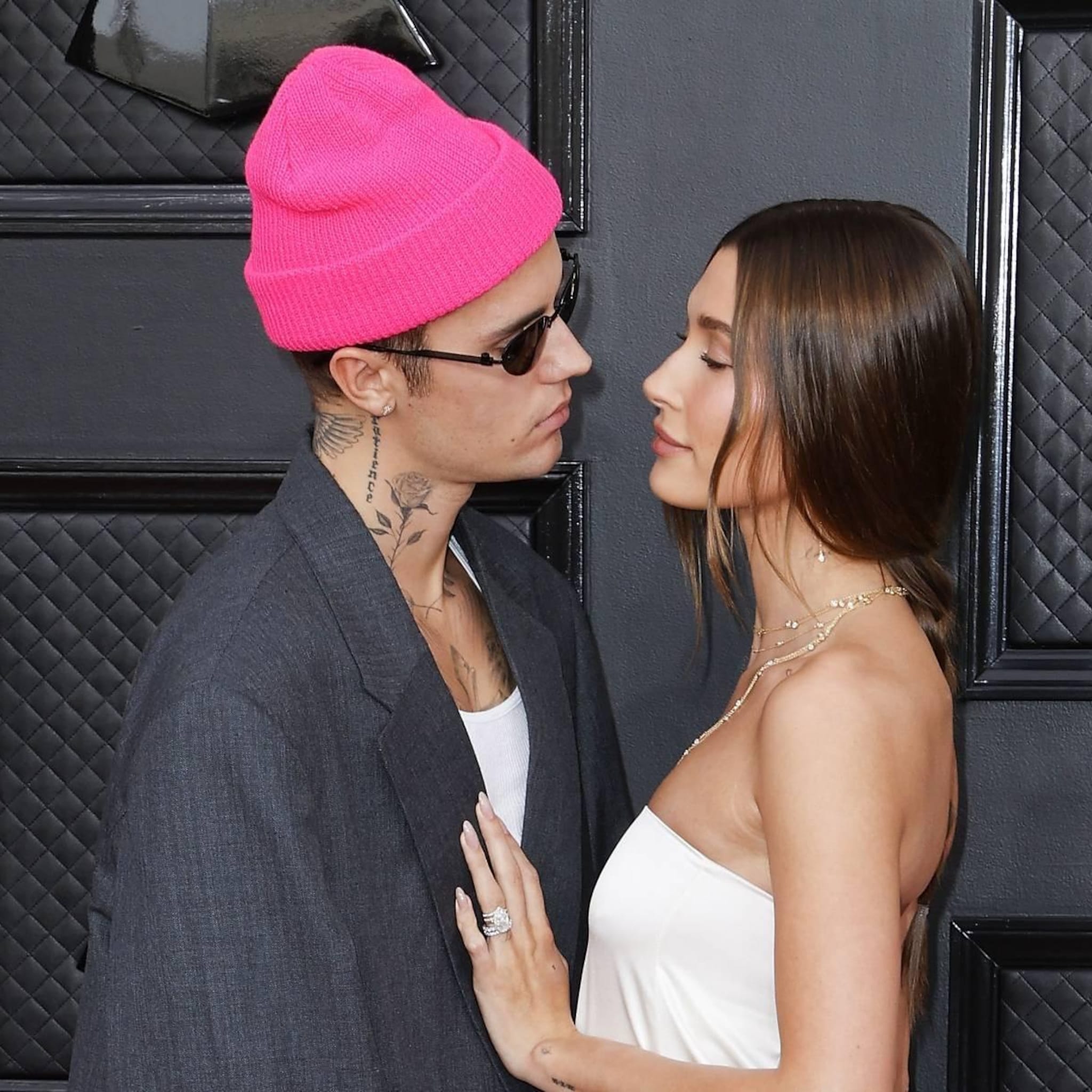 justin bieber noemt h en m spullen met zijn hoofd erop troep